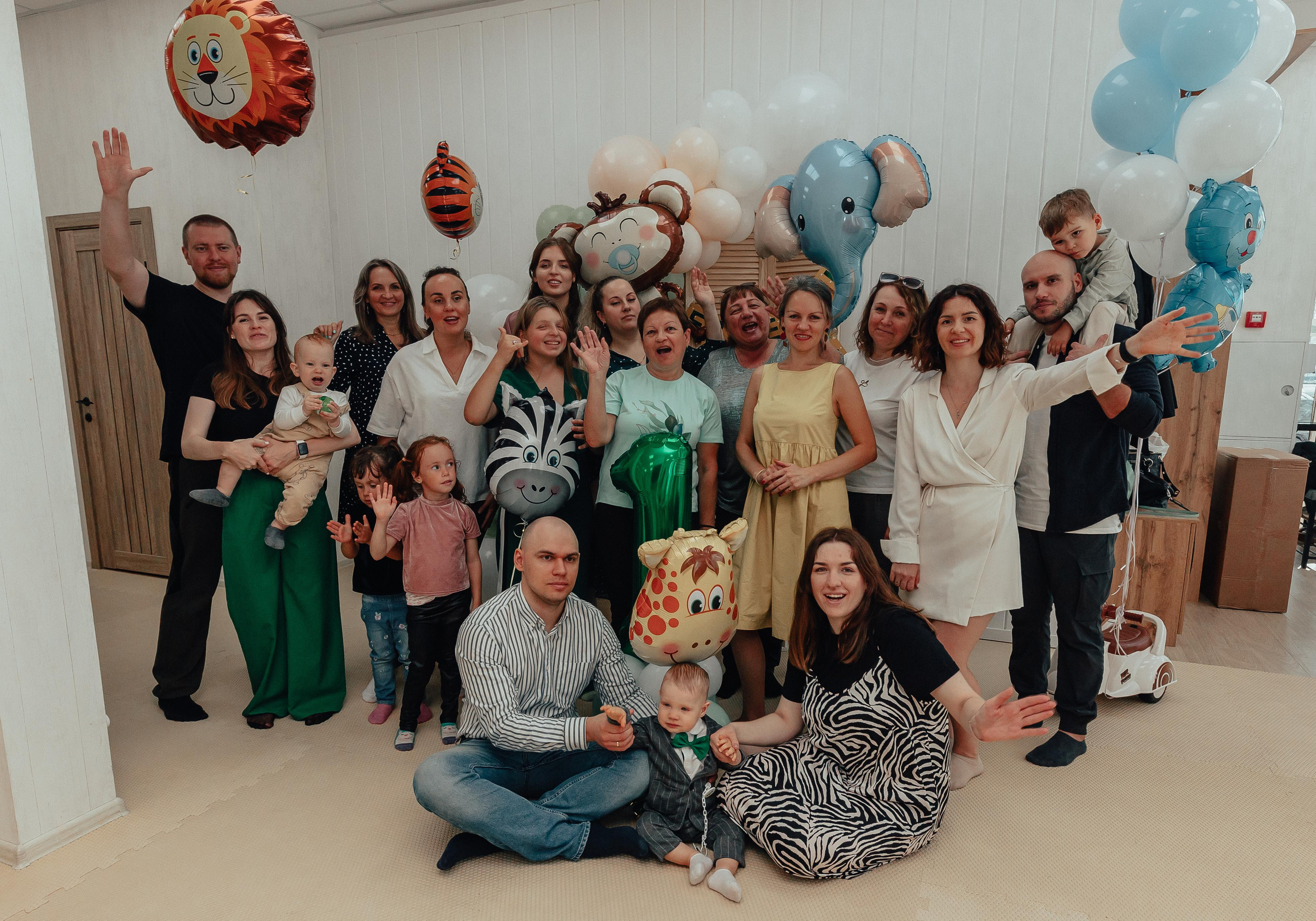 1 год в игровой. Фотограф Авилова Дарья ● Тюмень● Съемка больших семей ●Архив поколений