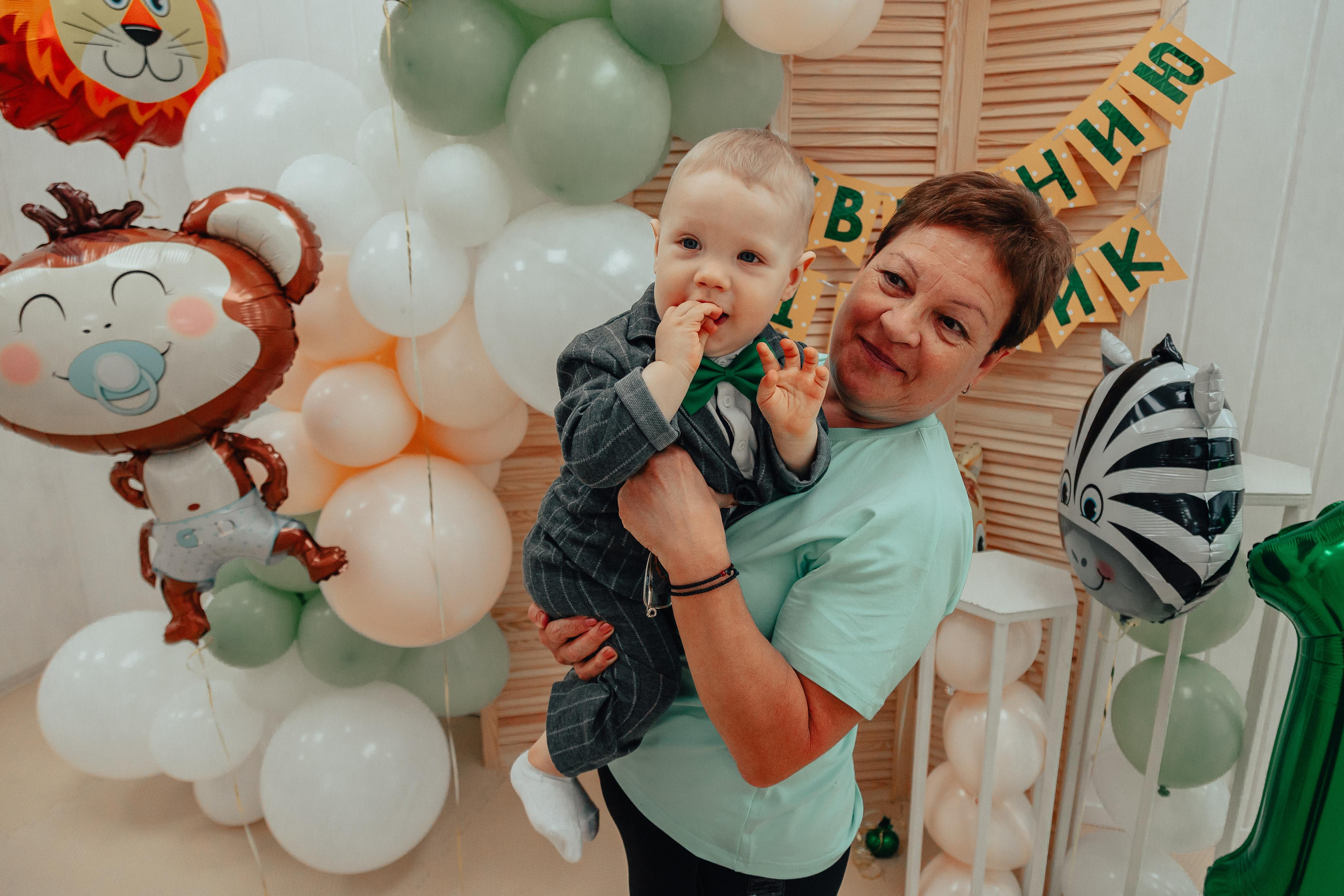 1 год в игровой. Фотограф Авилова Дарья ● Тюмень● Съемка больших семей ●Архив поколений