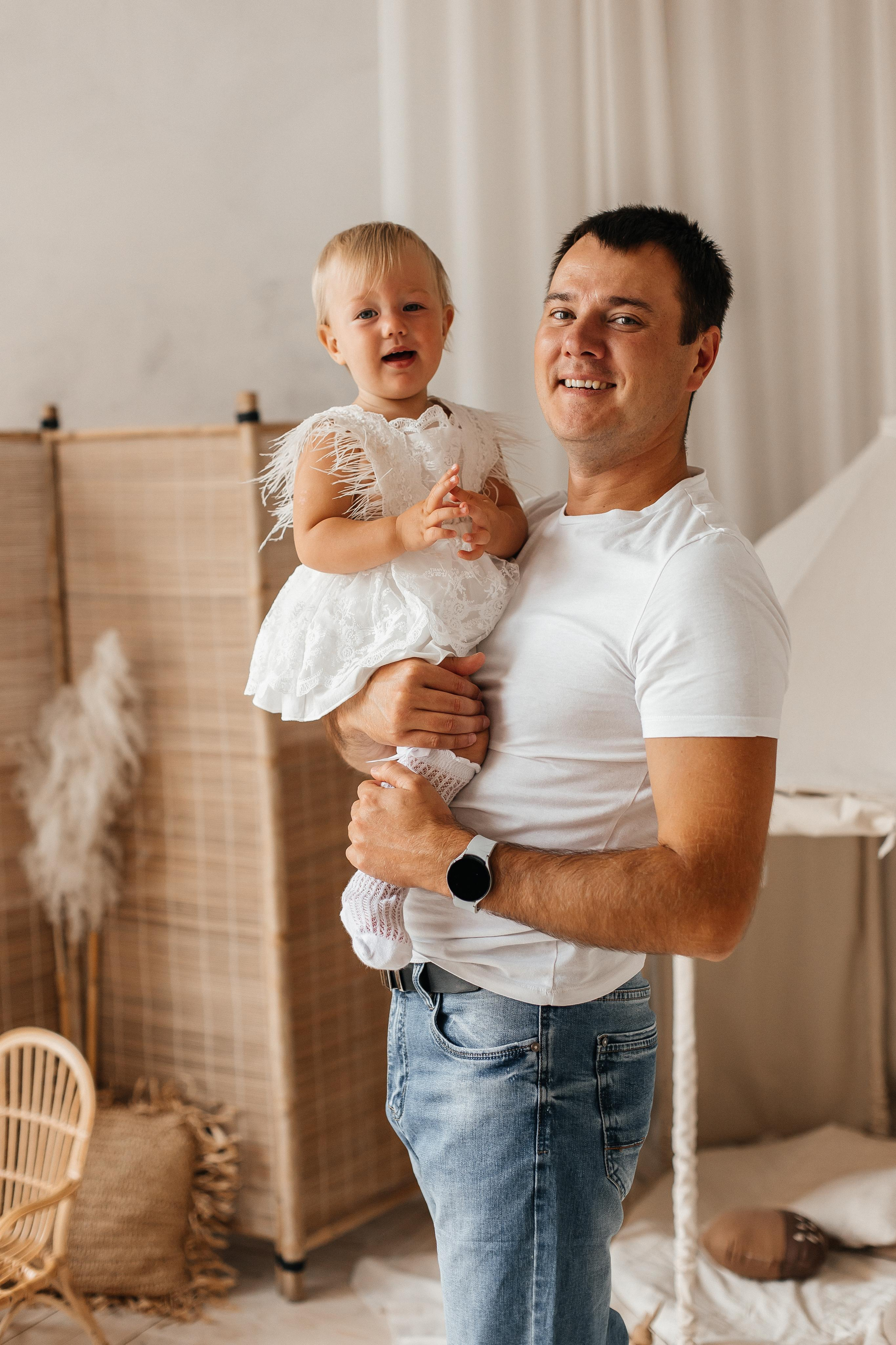 Семейная фотосессия (1 годик). Фотограф Авилова Дарья ● Тюмень● Съемка больших семей ●Архив поколений