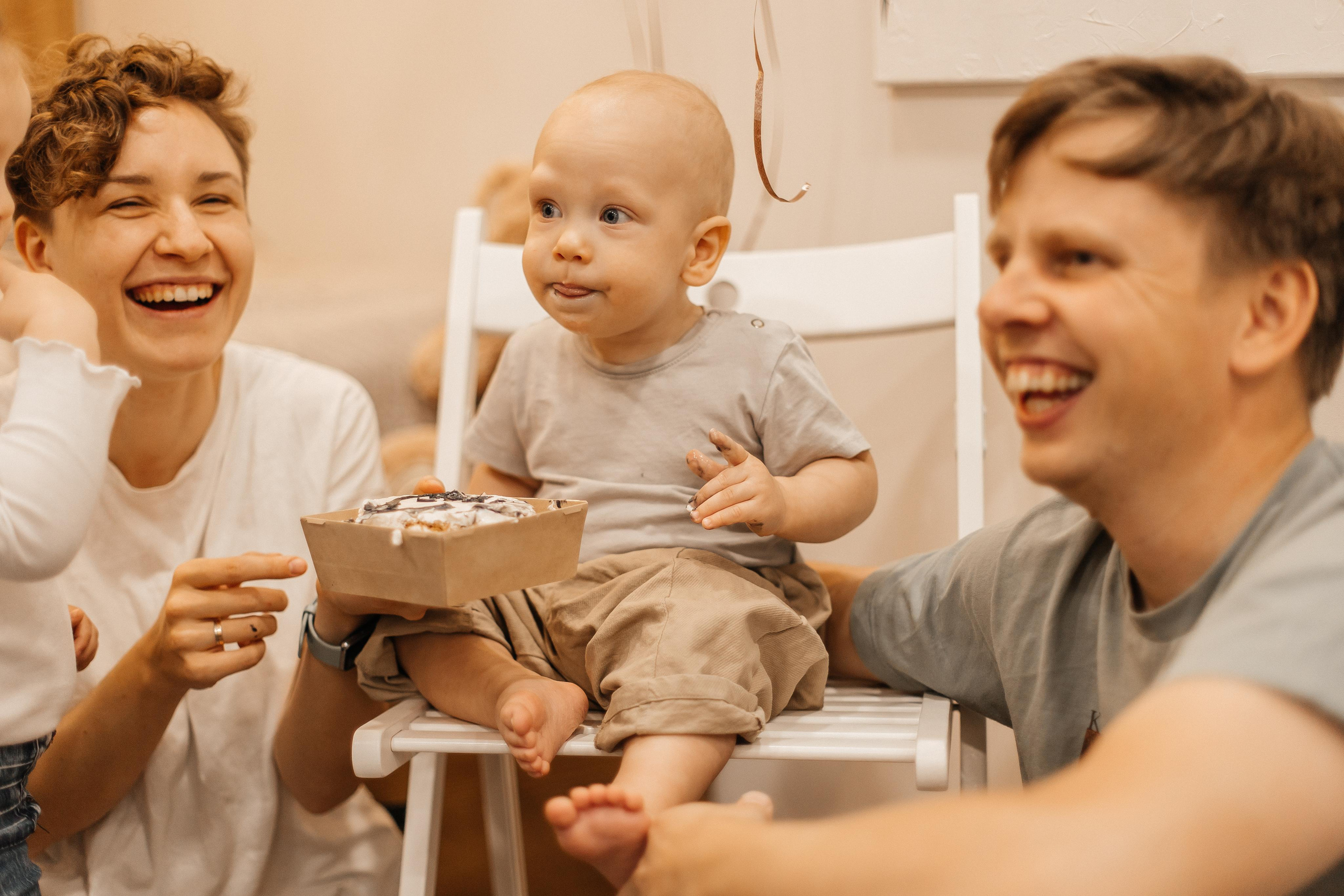 1 год дома. Фотограф Авилова Дарья ● Тюмень● Съемка больших семей ●Архив поколений