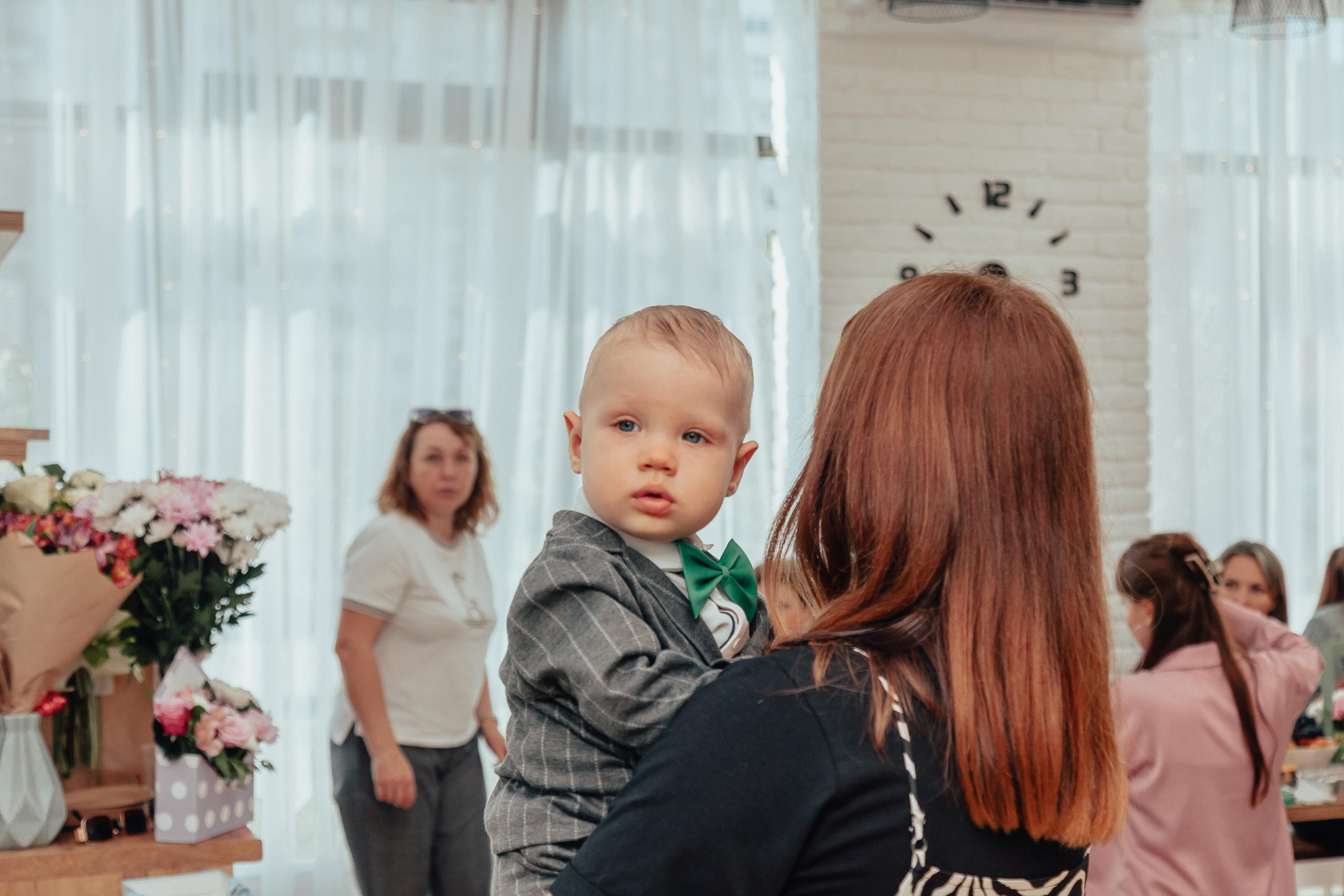 1 год в игровой. Фотограф Авилова Дарья ● Тюмень● Съемка больших семей ●Архив поколений