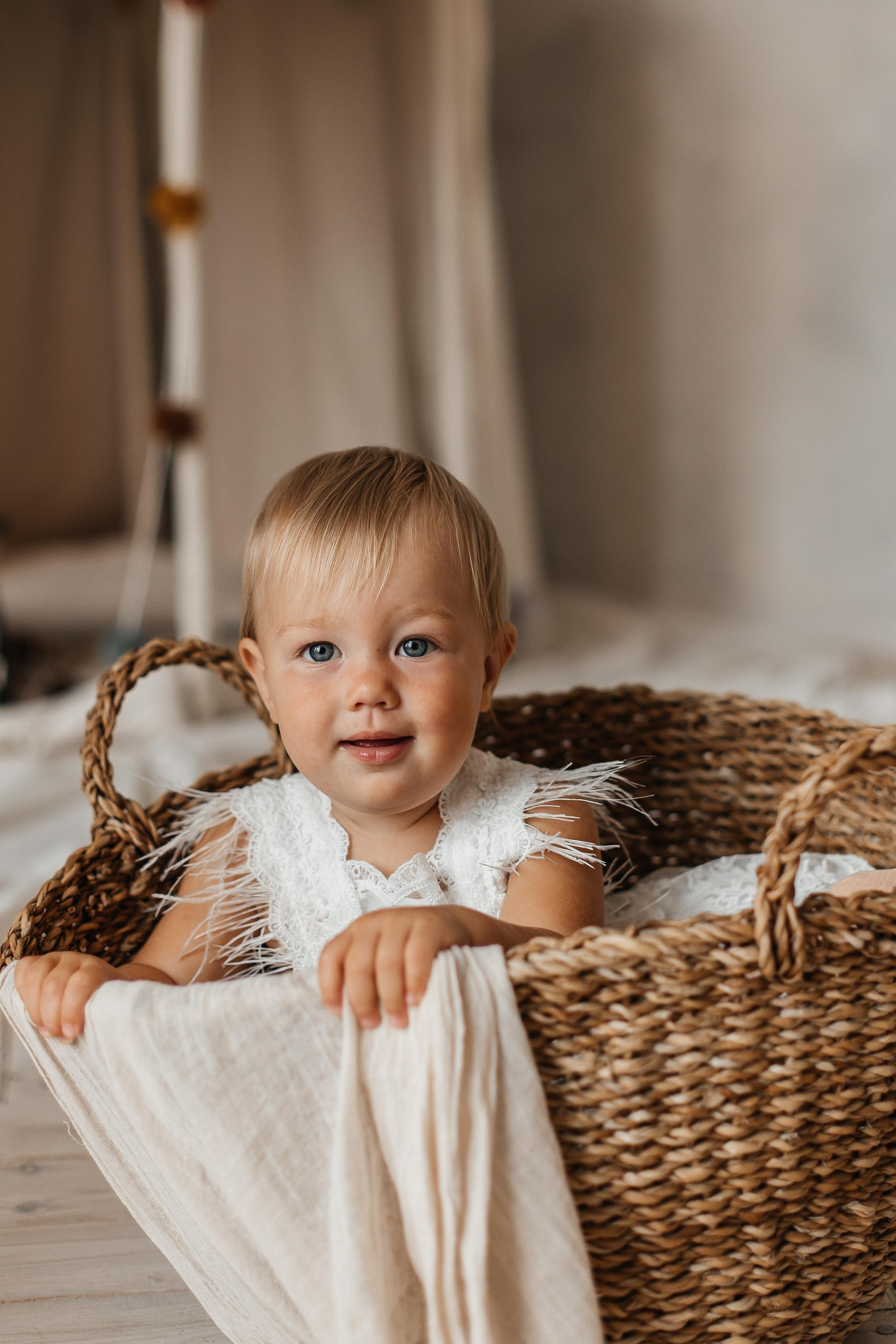 Семейная фотосессия (1 годик). Фотограф Авилова Дарья ● Тюмень● Съемка больших семей ●Архив поколений