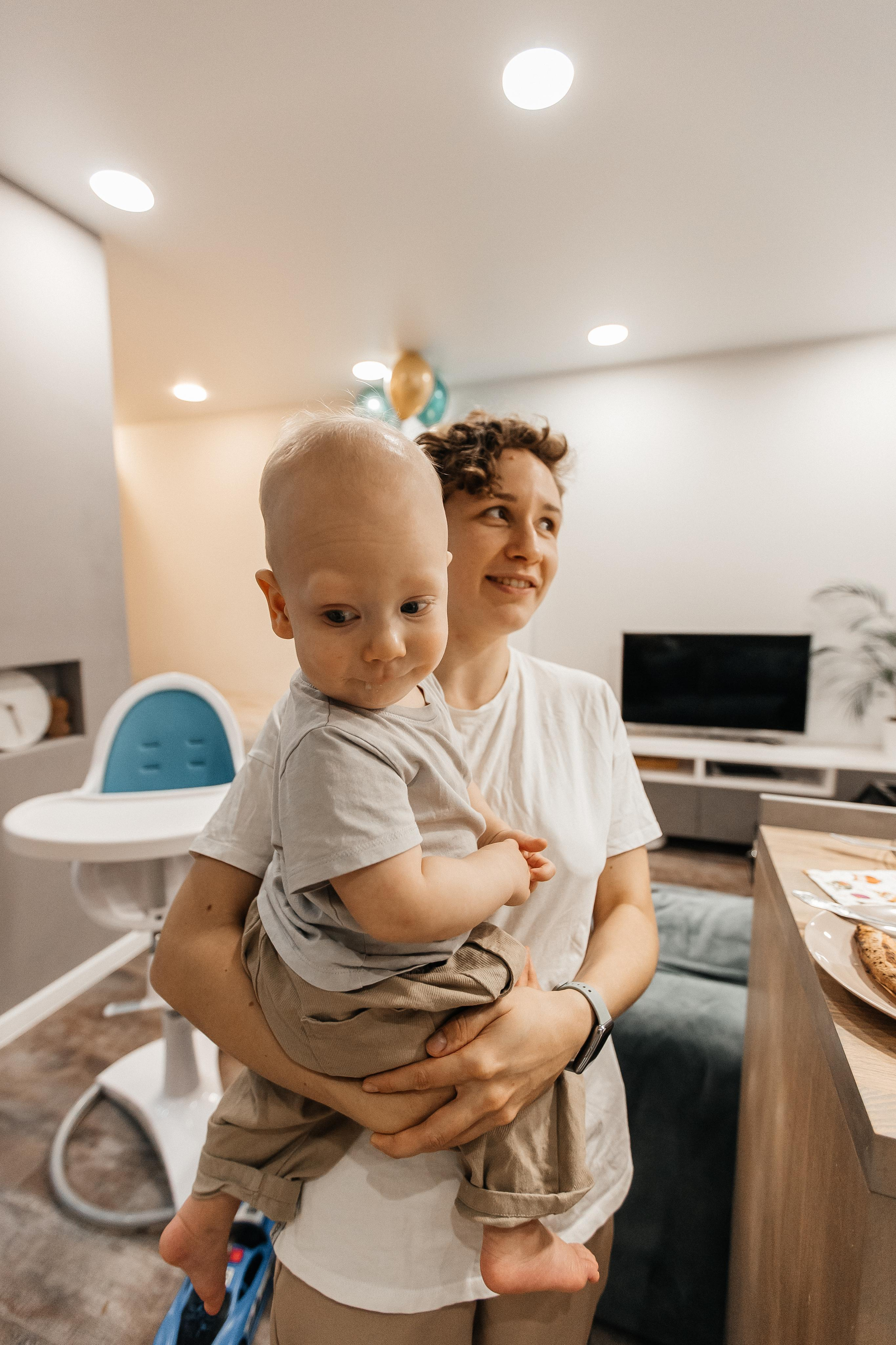 1 год дома. Фотограф Авилова Дарья ● Тюмень● Съемка больших семей ●Архив поколений