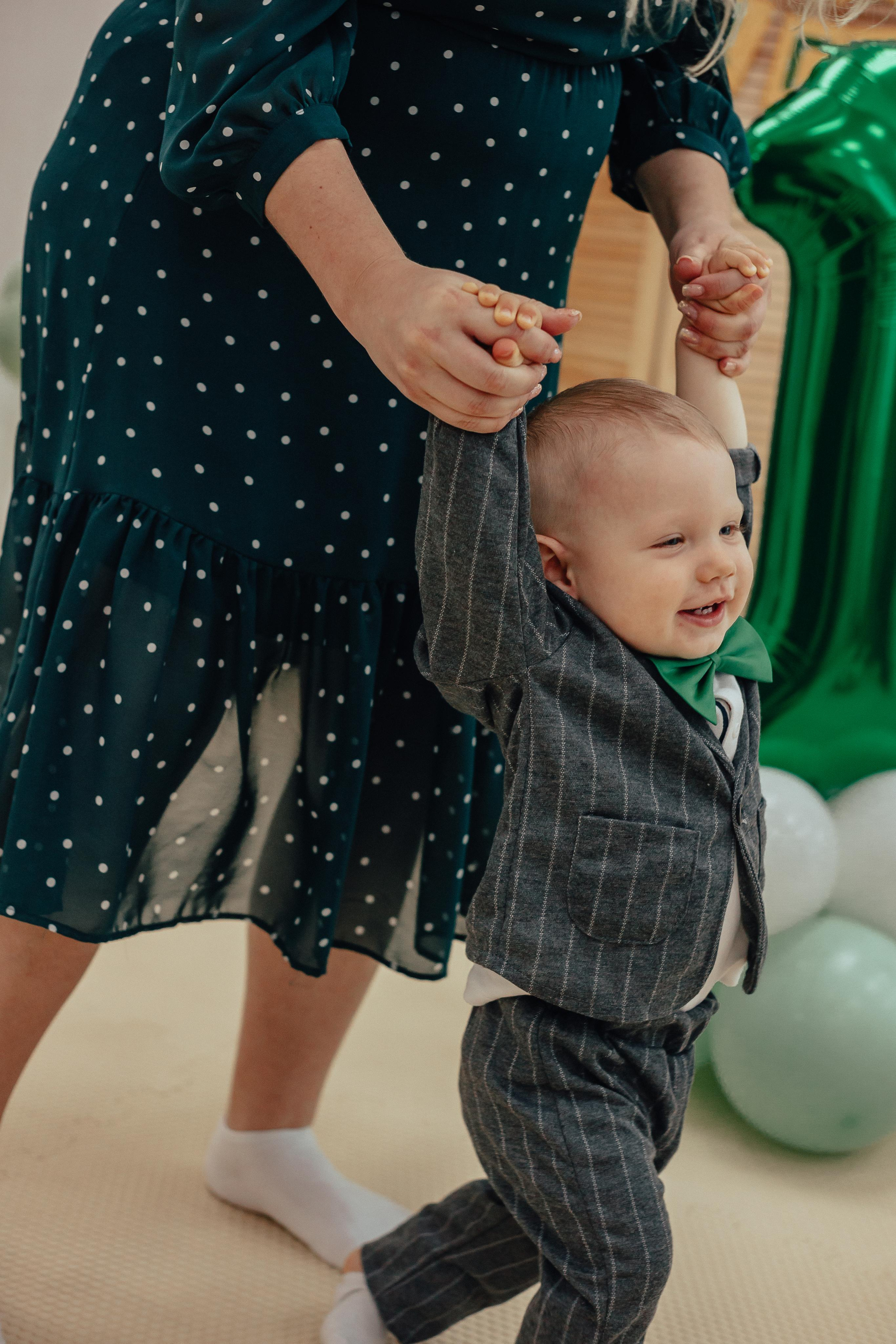 1 год в игровой. Фотограф Авилова Дарья ● Тюмень● Съемка больших семей ●Архив поколений