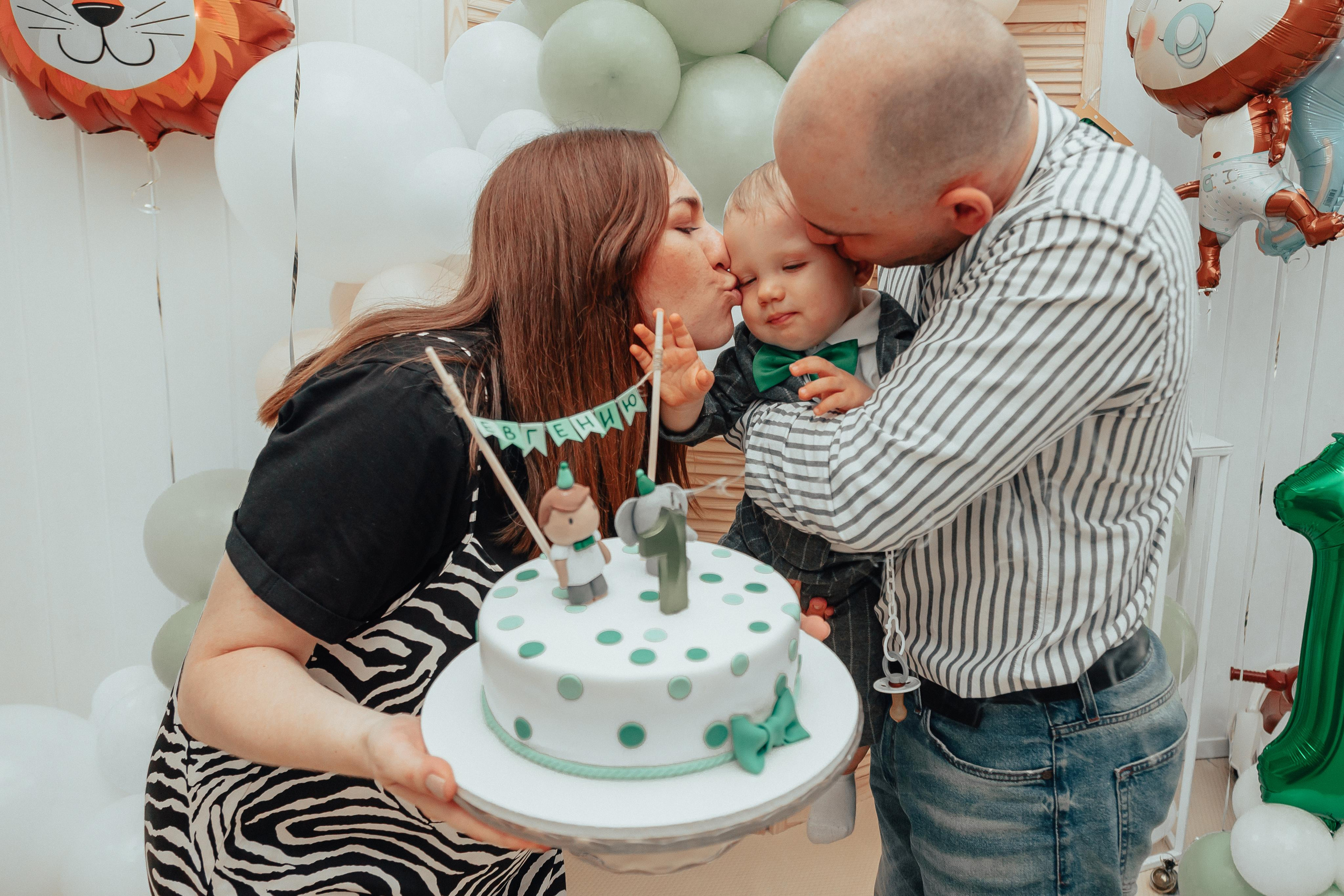 1 год в игровой. Фотограф Авилова Дарья ● Тюмень● Съемка больших семей ●Архив поколений