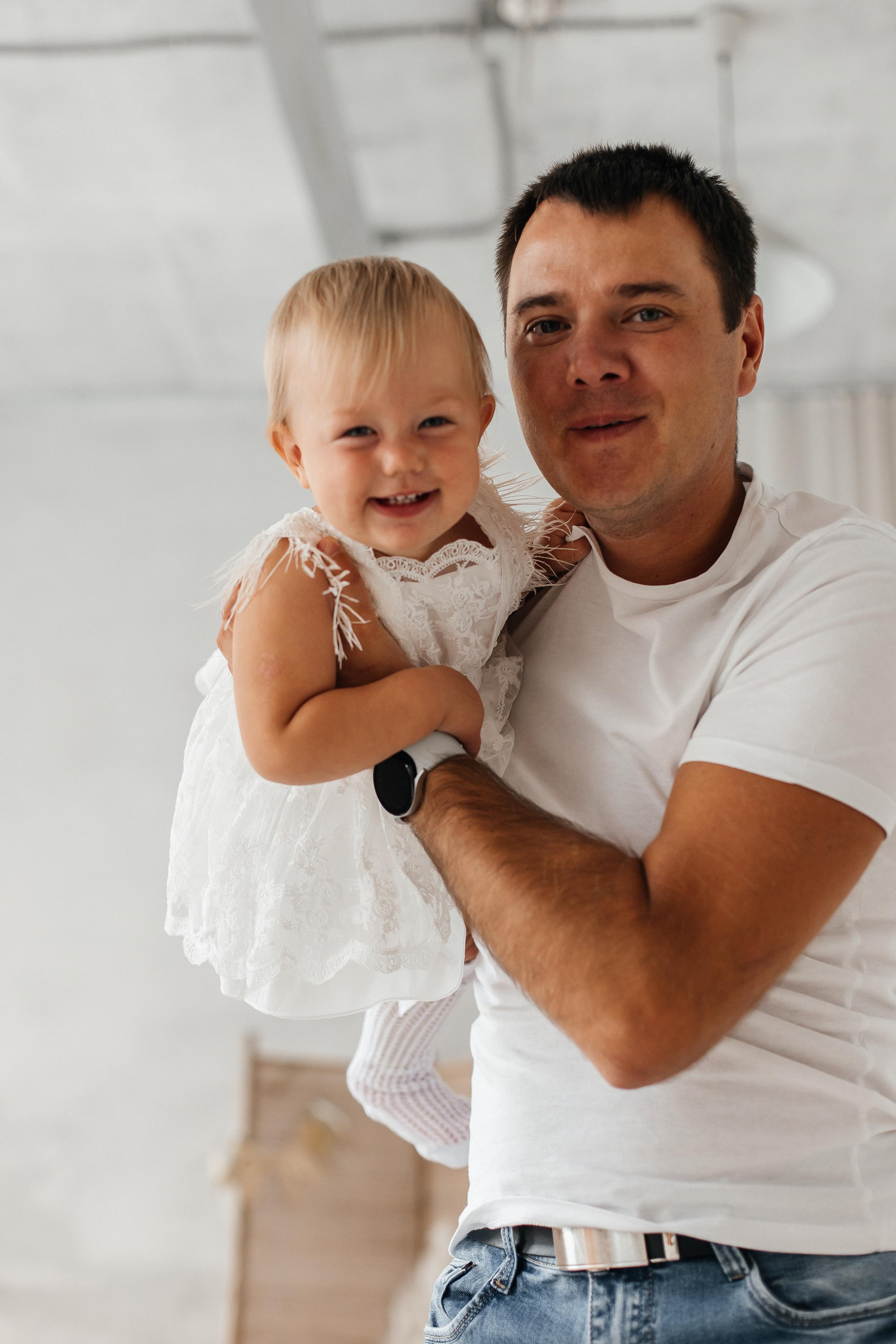 Семейная фотосессия (1 годик). Фотограф Авилова Дарья ● Тюмень● Съемка больших семей ●Архив поколений