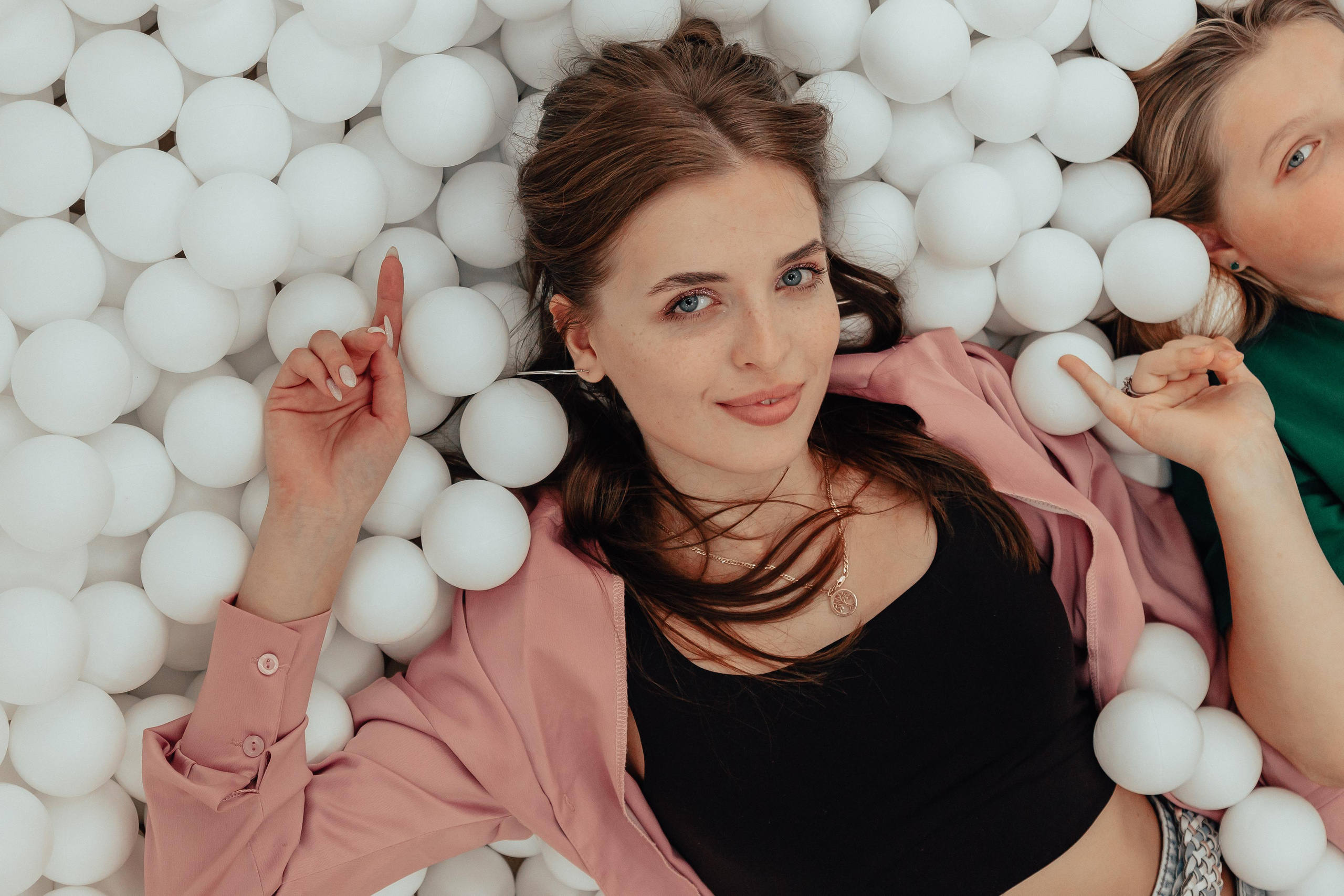 1 год в игровой. Фотограф Авилова Дарья ● Тюмень● Съемка больших семей ●Архив поколений