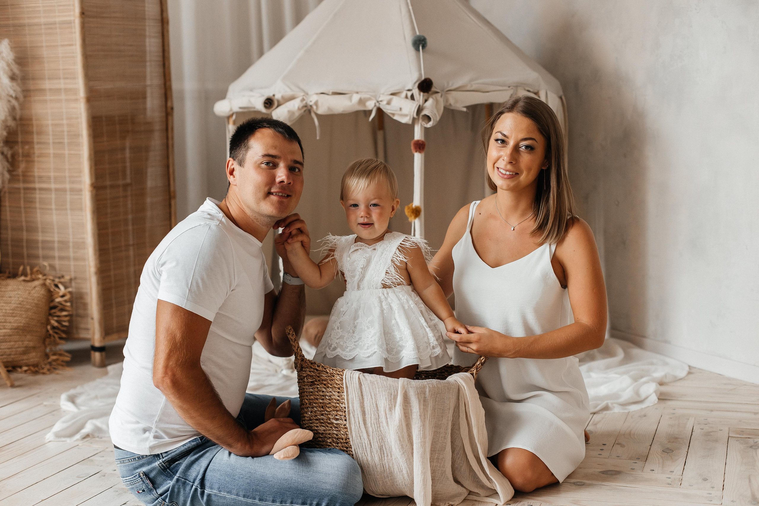 Семейная фотосессия (1 годик). Фотограф Авилова Дарья ● Тюмень● Съемка больших семей ●Архив поколений