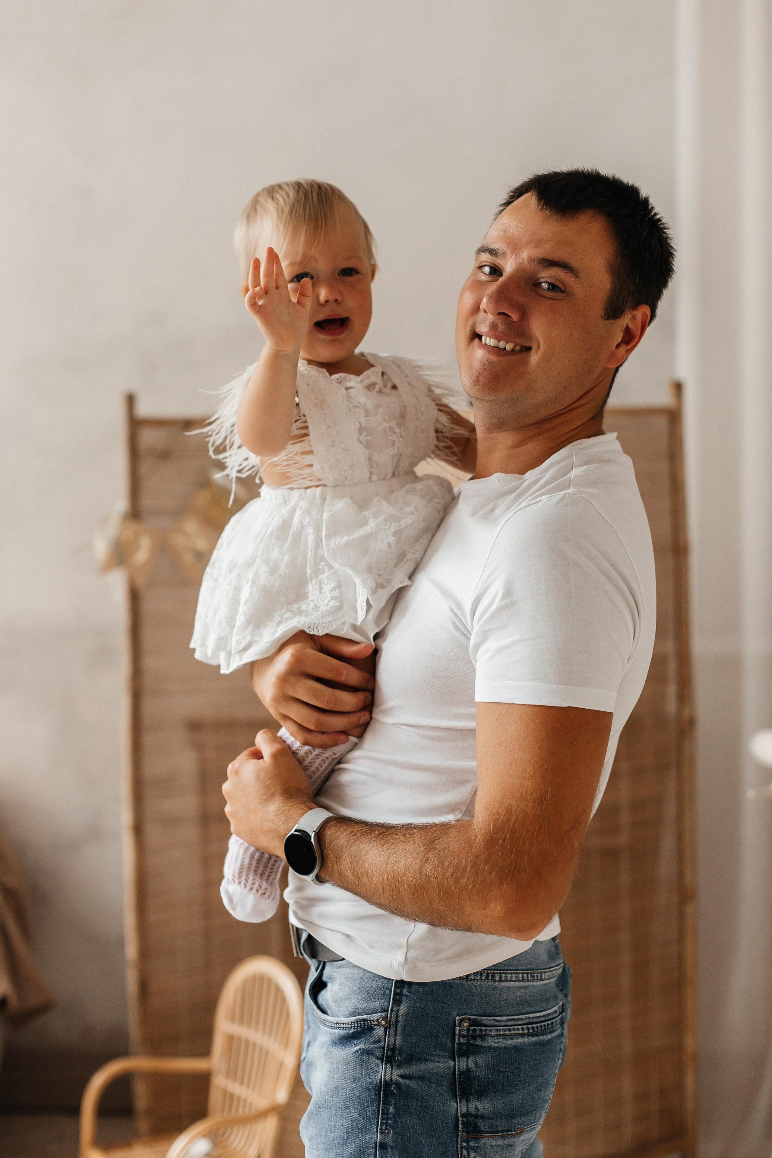 Семейная фотосессия (1 годик). Фотограф Авилова Дарья ● Тюмень● Съемка больших семей ●Архив поколений