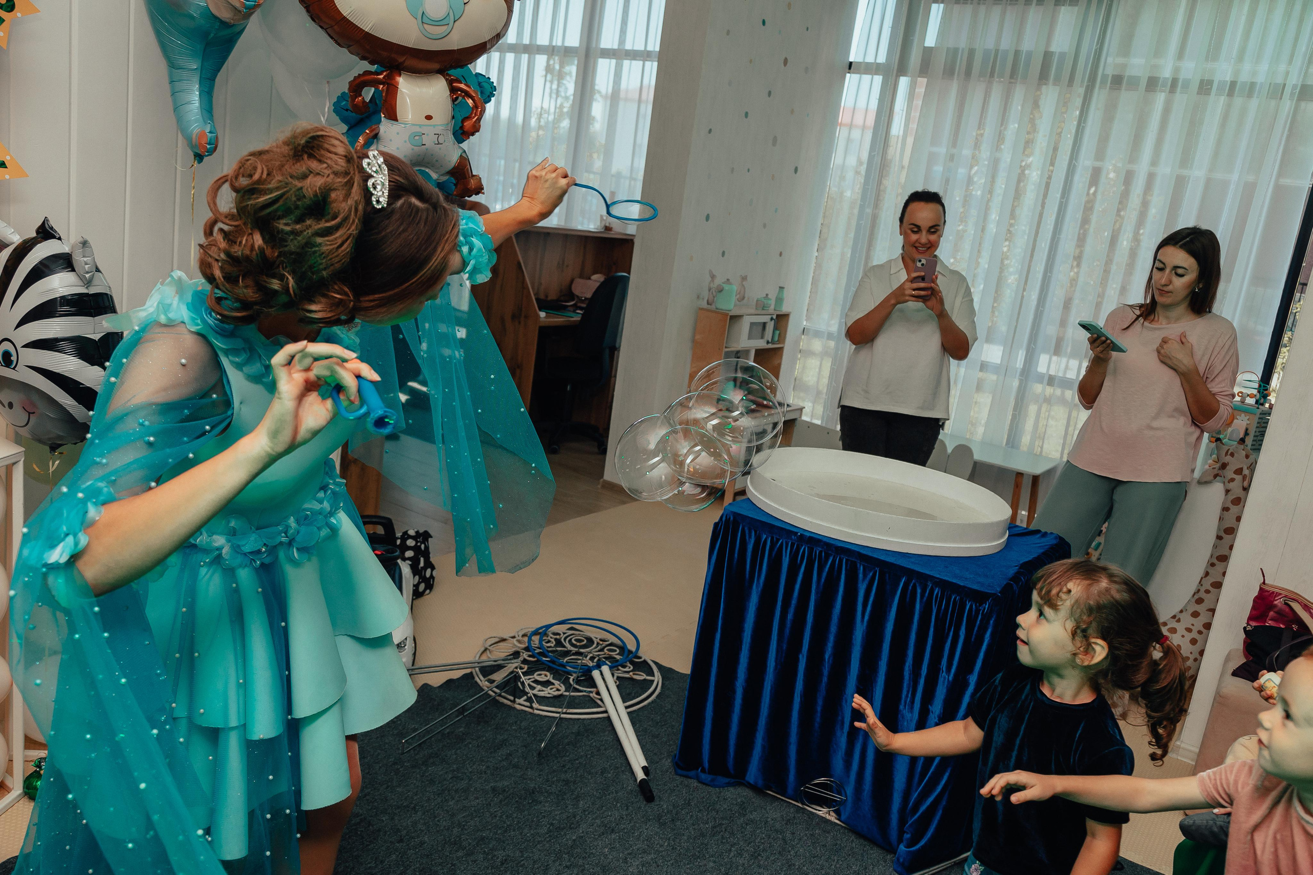 1 год в игровой. Фотограф Авилова Дарья ● Тюмень● Съемка больших семей ●Архив поколений