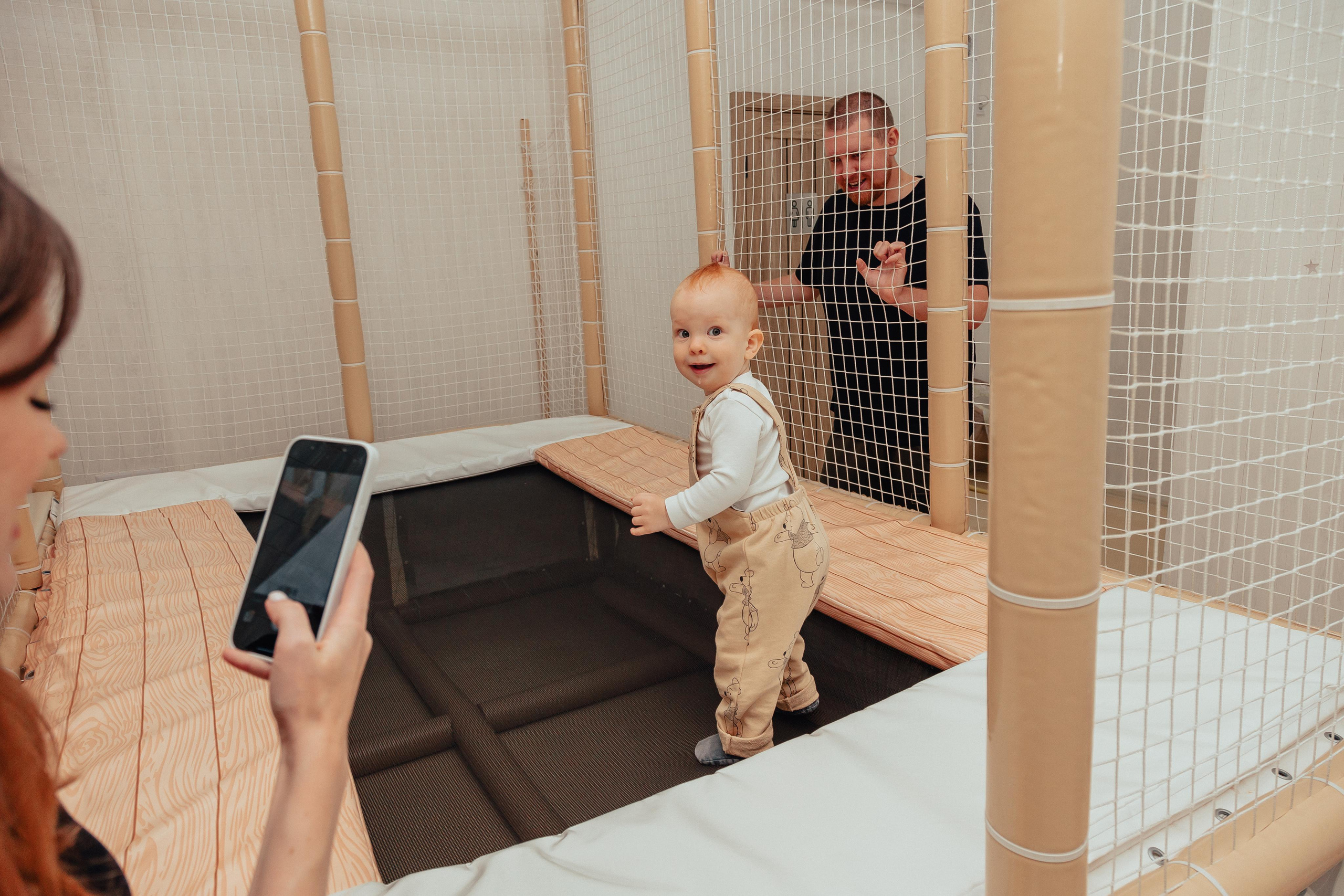 1 год в игровой. Фотограф Авилова Дарья ● Тюмень● Съемка больших семей ●Архив поколений