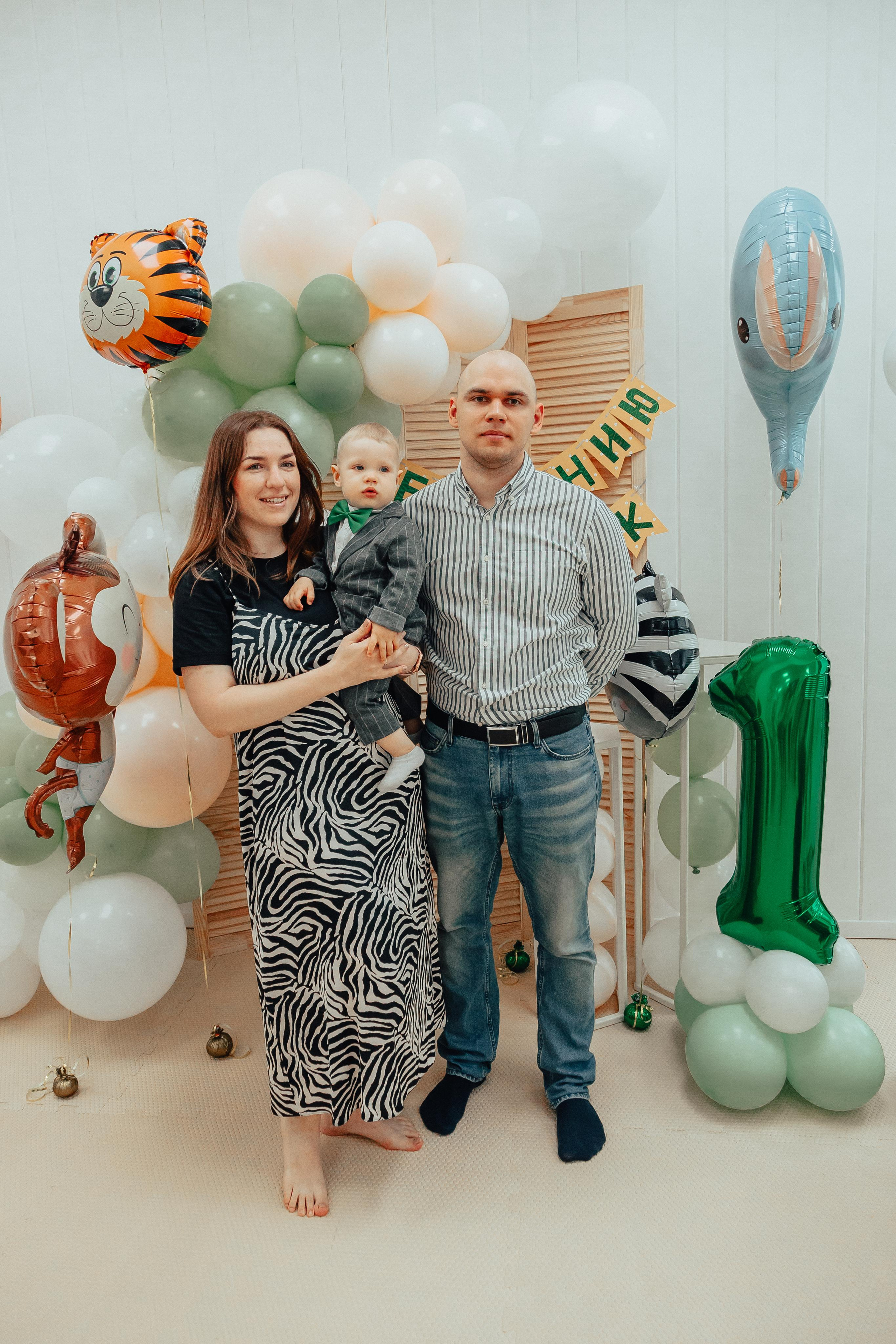 1 год в игровой. Фотограф Авилова Дарья ● Тюмень● Съемка больших семей ●Архив поколений