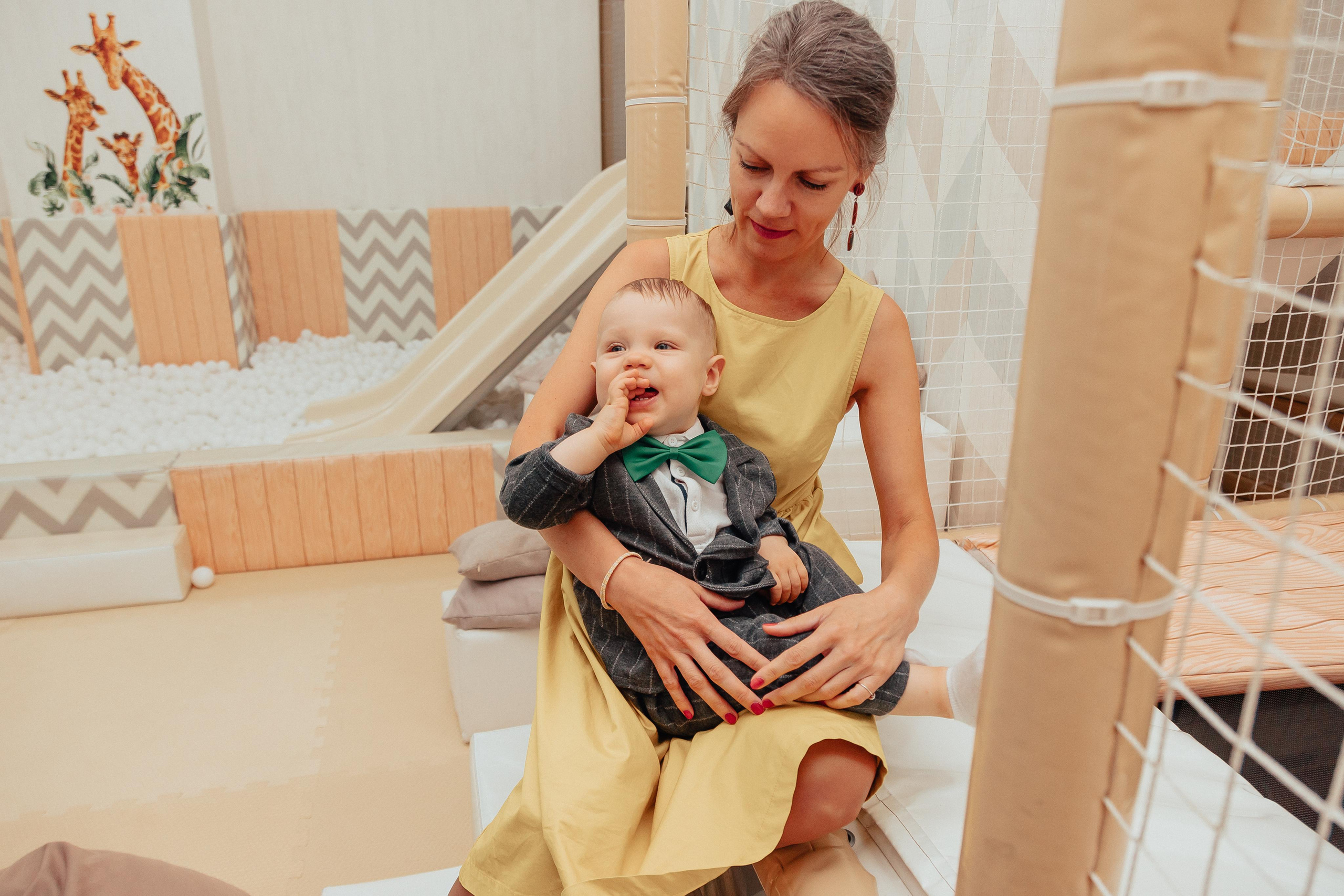 1 год в игровой. Фотограф Авилова Дарья ● Тюмень● Съемка больших семей ●Архив поколений