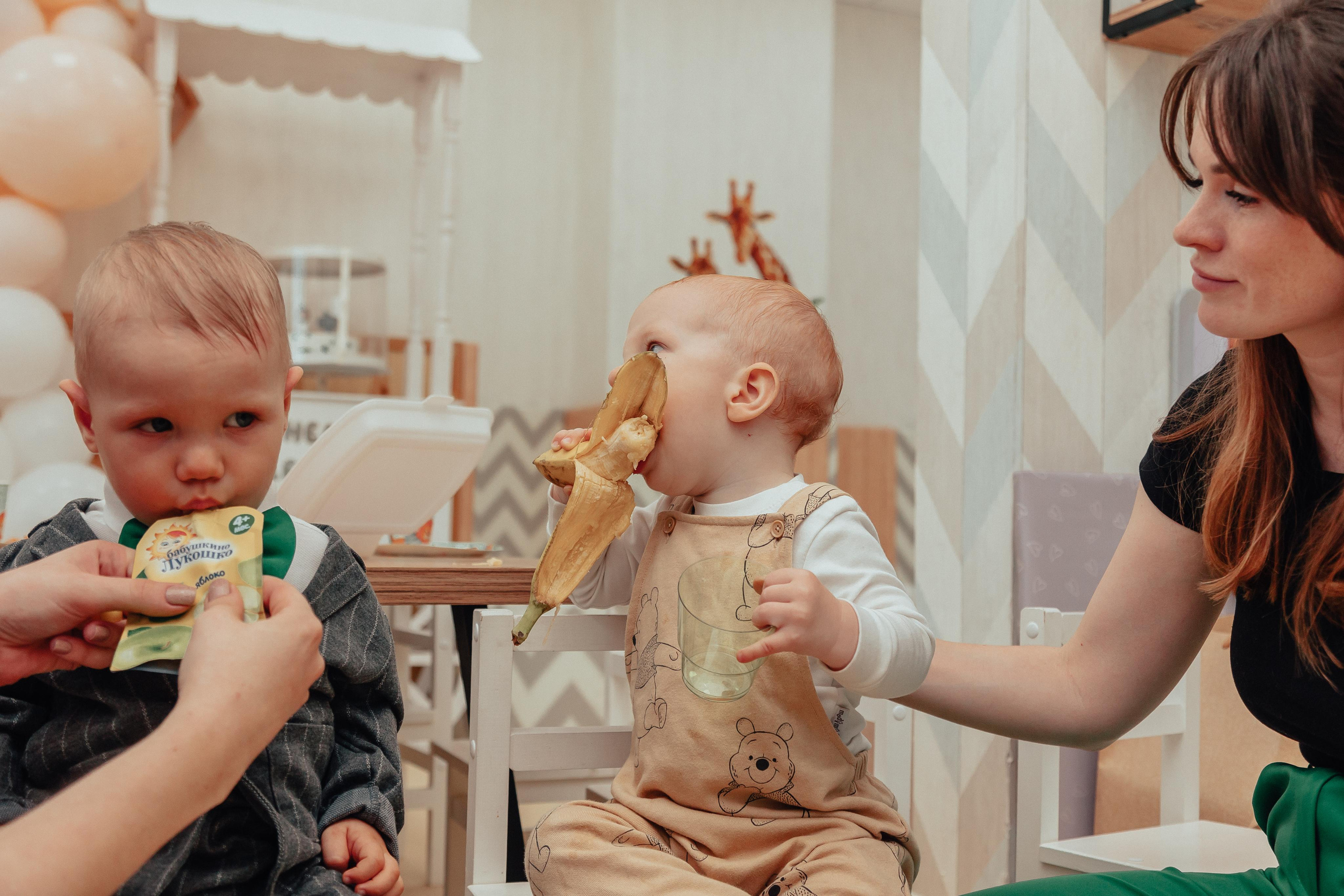 1 год в игровой. Фотограф Авилова Дарья ● Тюмень● Съемка больших семей ●Архив поколений