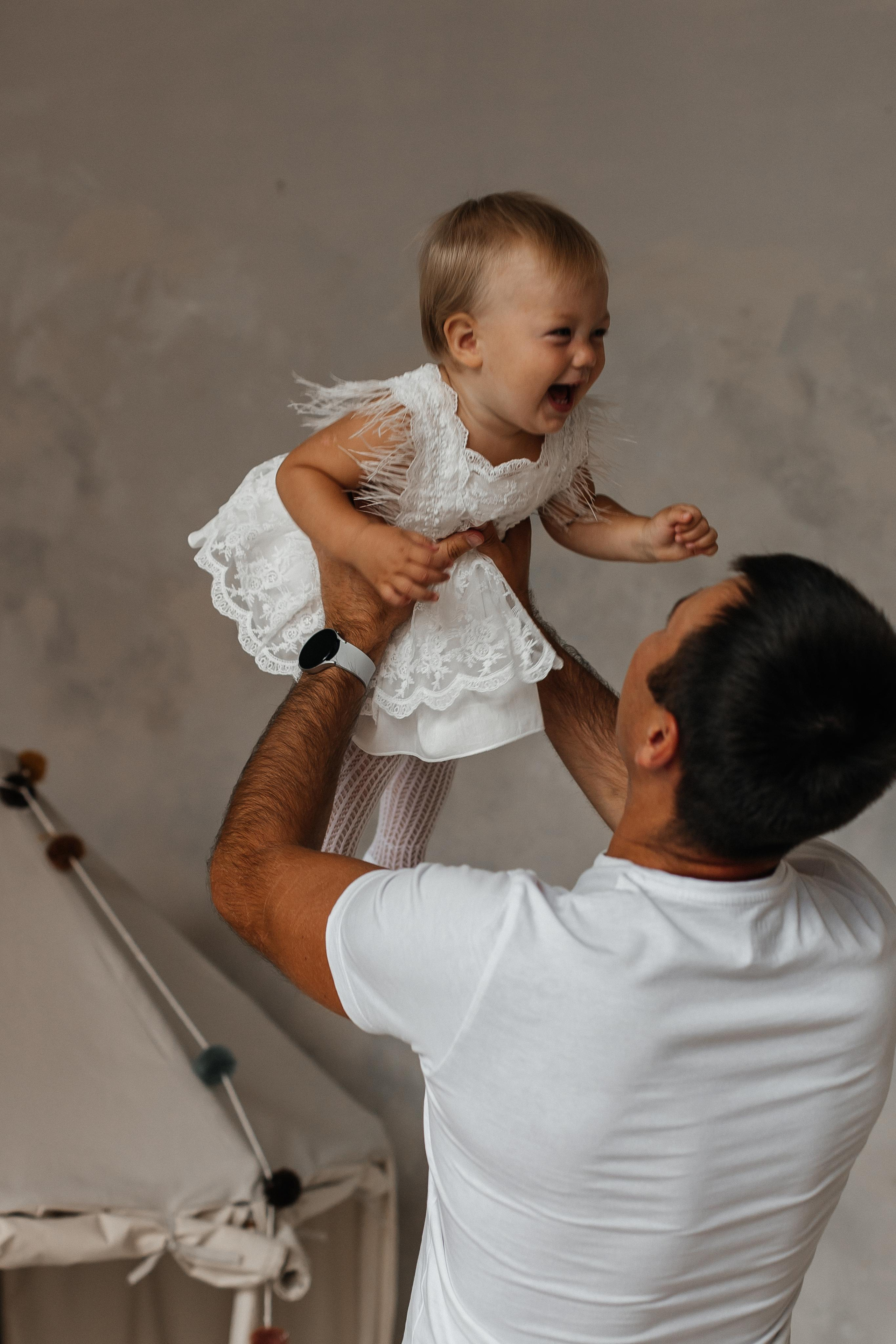 Семейная фотосессия (1 годик). Фотограф Авилова Дарья ● Тюмень● Съемка больших семей ●Архив поколений