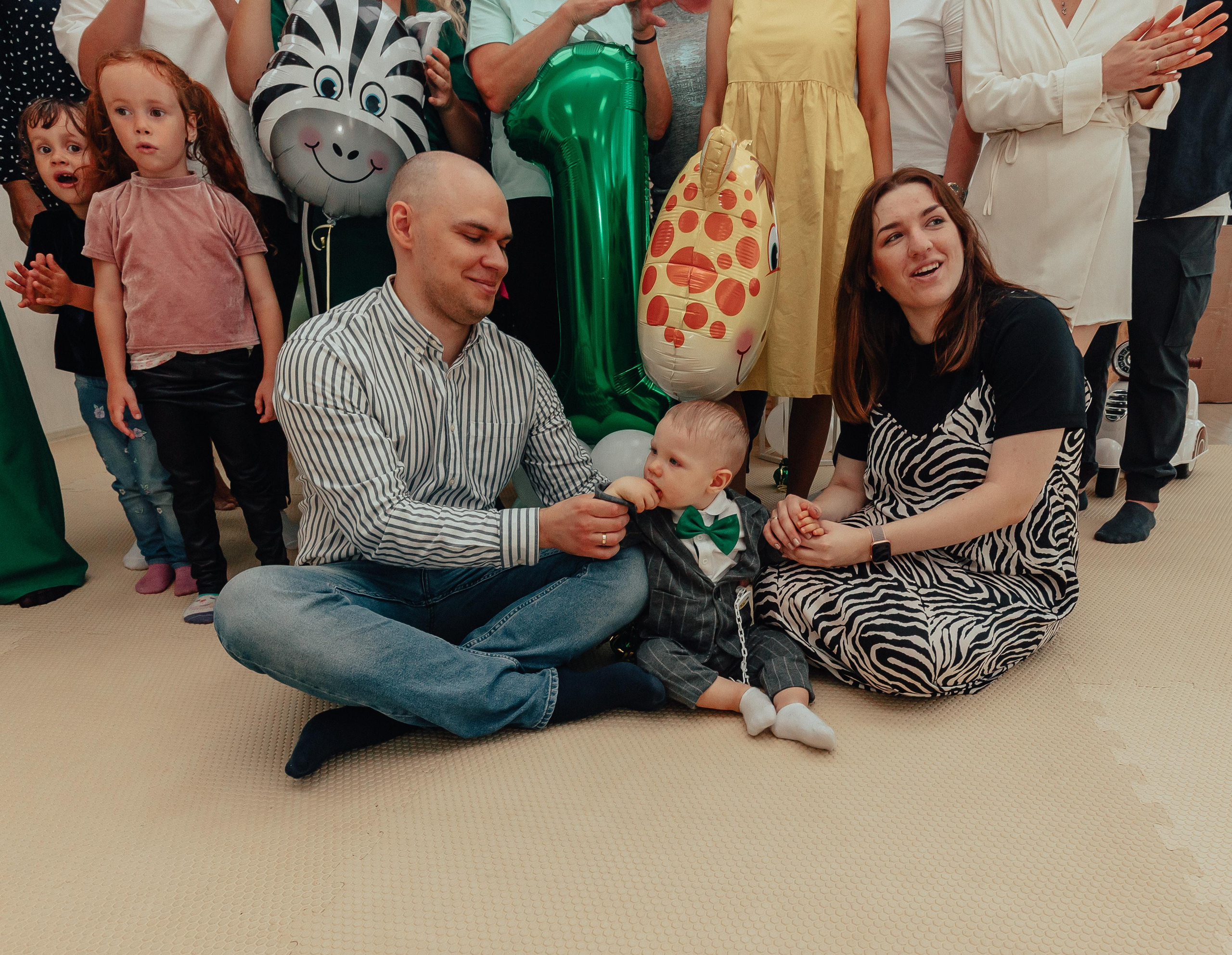 1 год в игровой. Фотограф Авилова Дарья ● Тюмень● Съемка больших семей ●Архив поколений