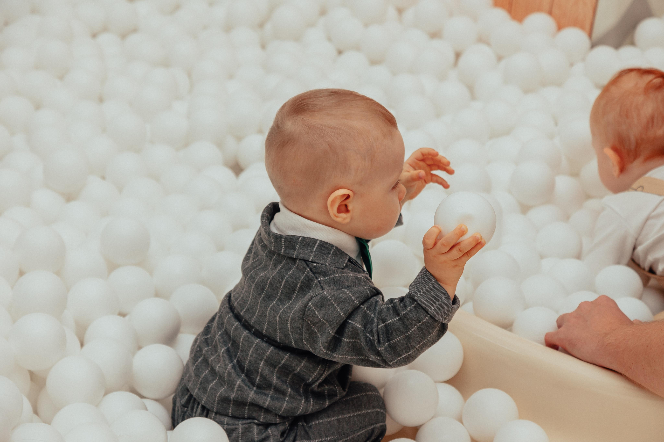 1 год в игровой. Фотограф Авилова Дарья ● Тюмень● Съемка больших семей ●Архив поколений