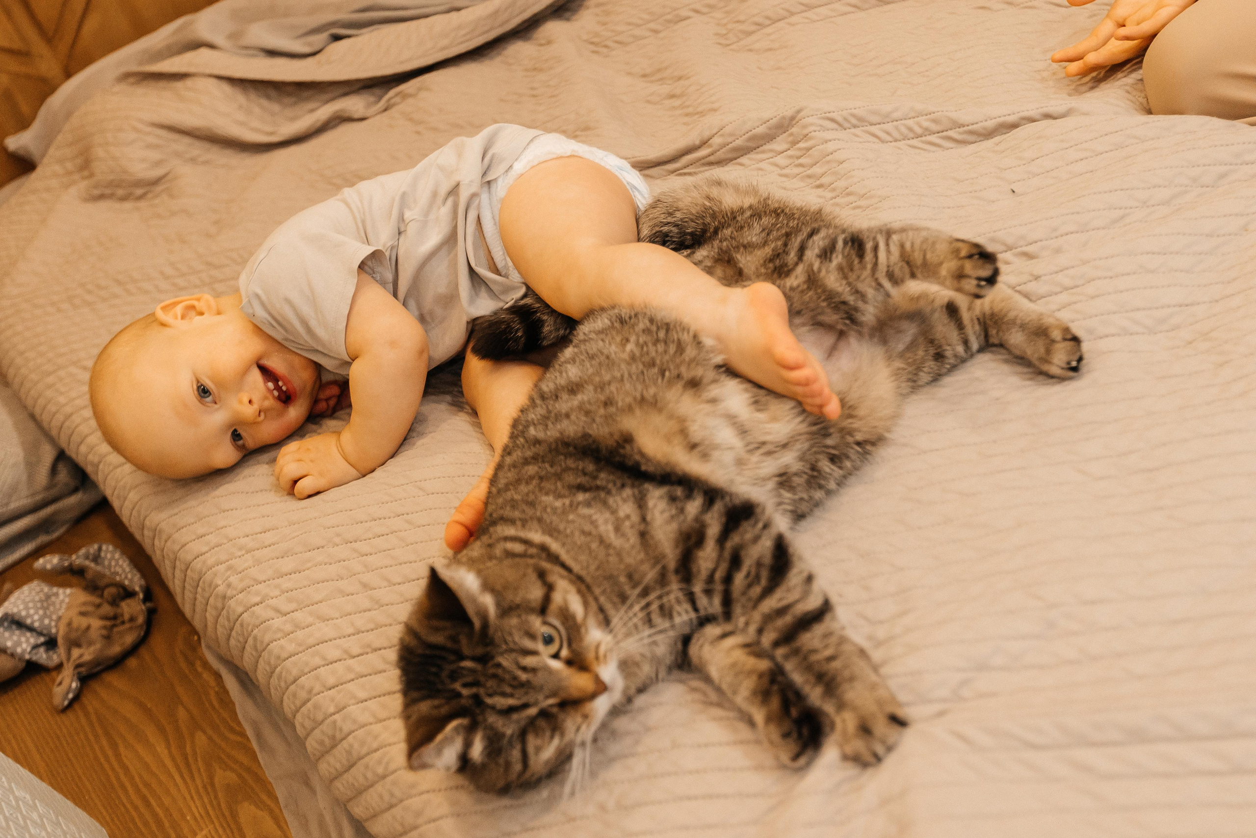 1 год дома. Фотограф Авилова Дарья ● Тюмень● Съемка больших семей ●Архив поколений