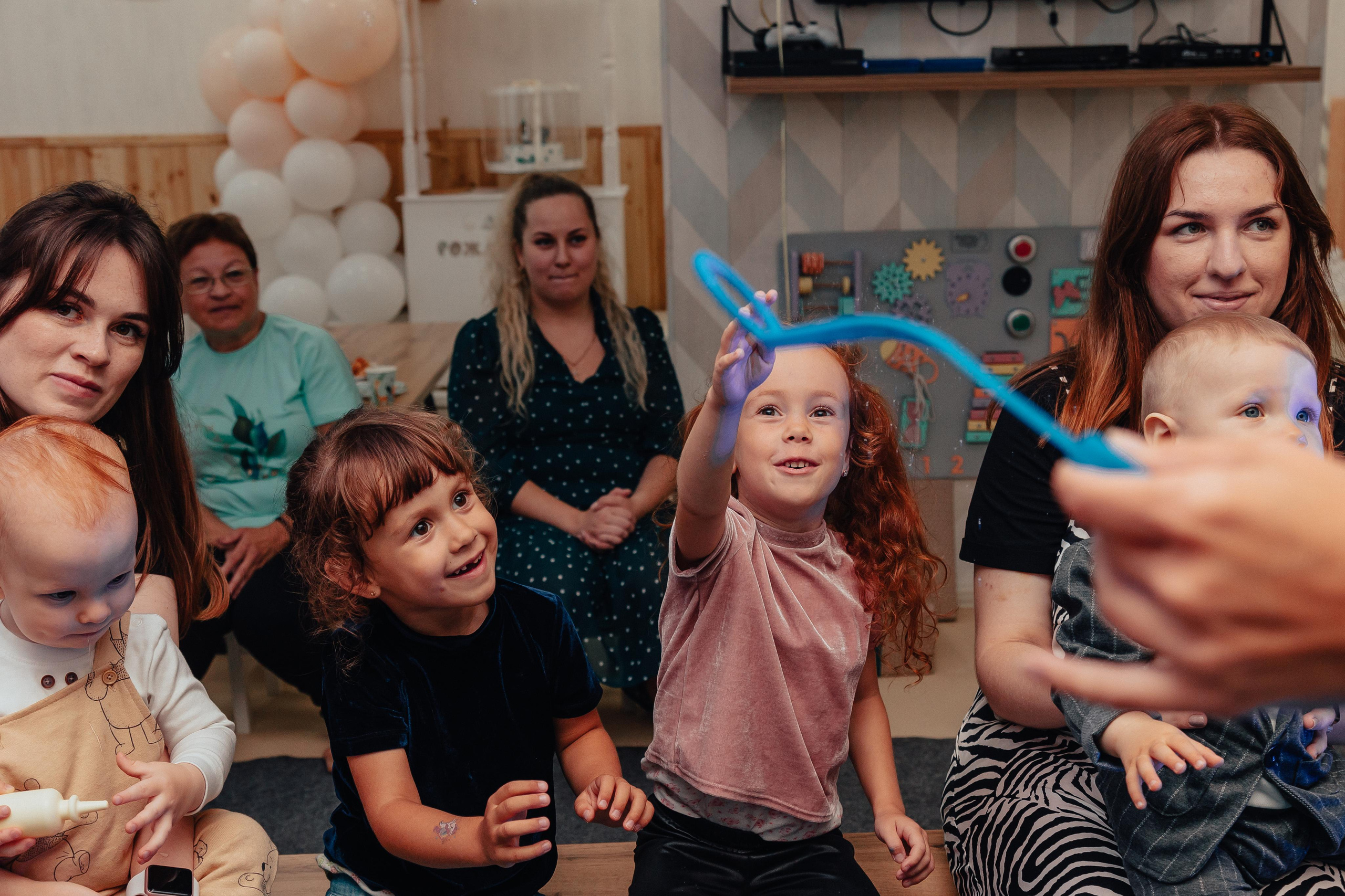 1 год в игровой. Фотограф Авилова Дарья ● Тюмень● Съемка больших семей ●Архив поколений