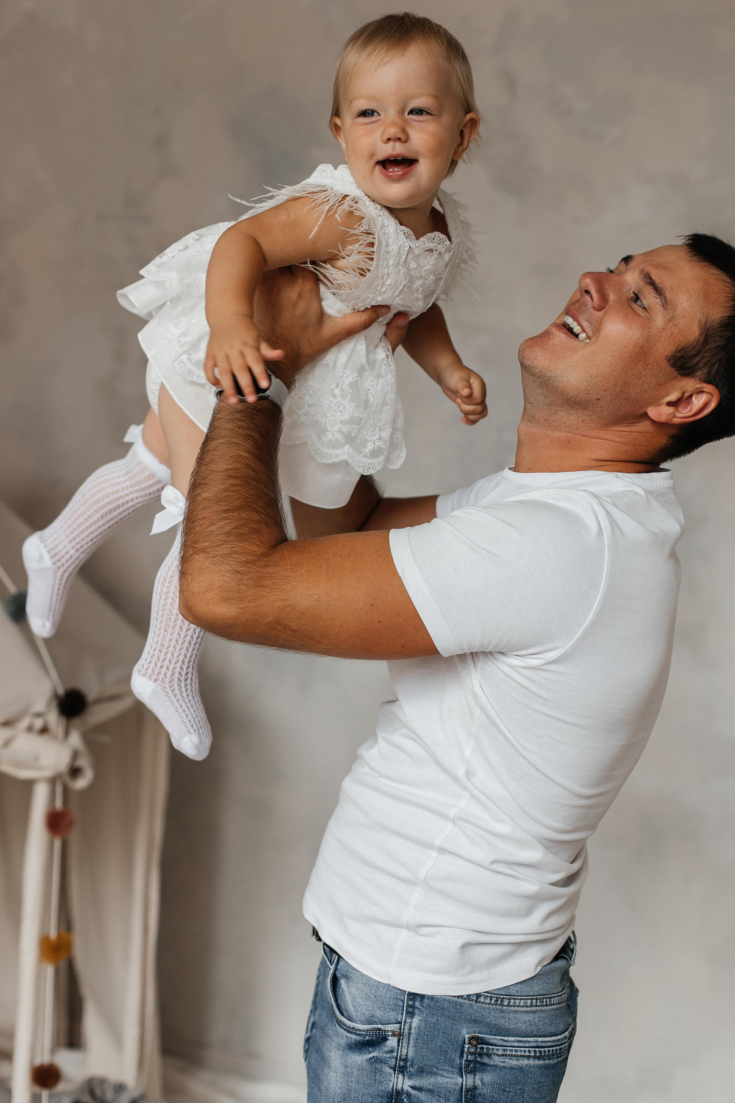 Семейная фотосессия (1 годик). Фотограф Авилова Дарья ● Тюмень● Съемка больших семей ●Архив поколений