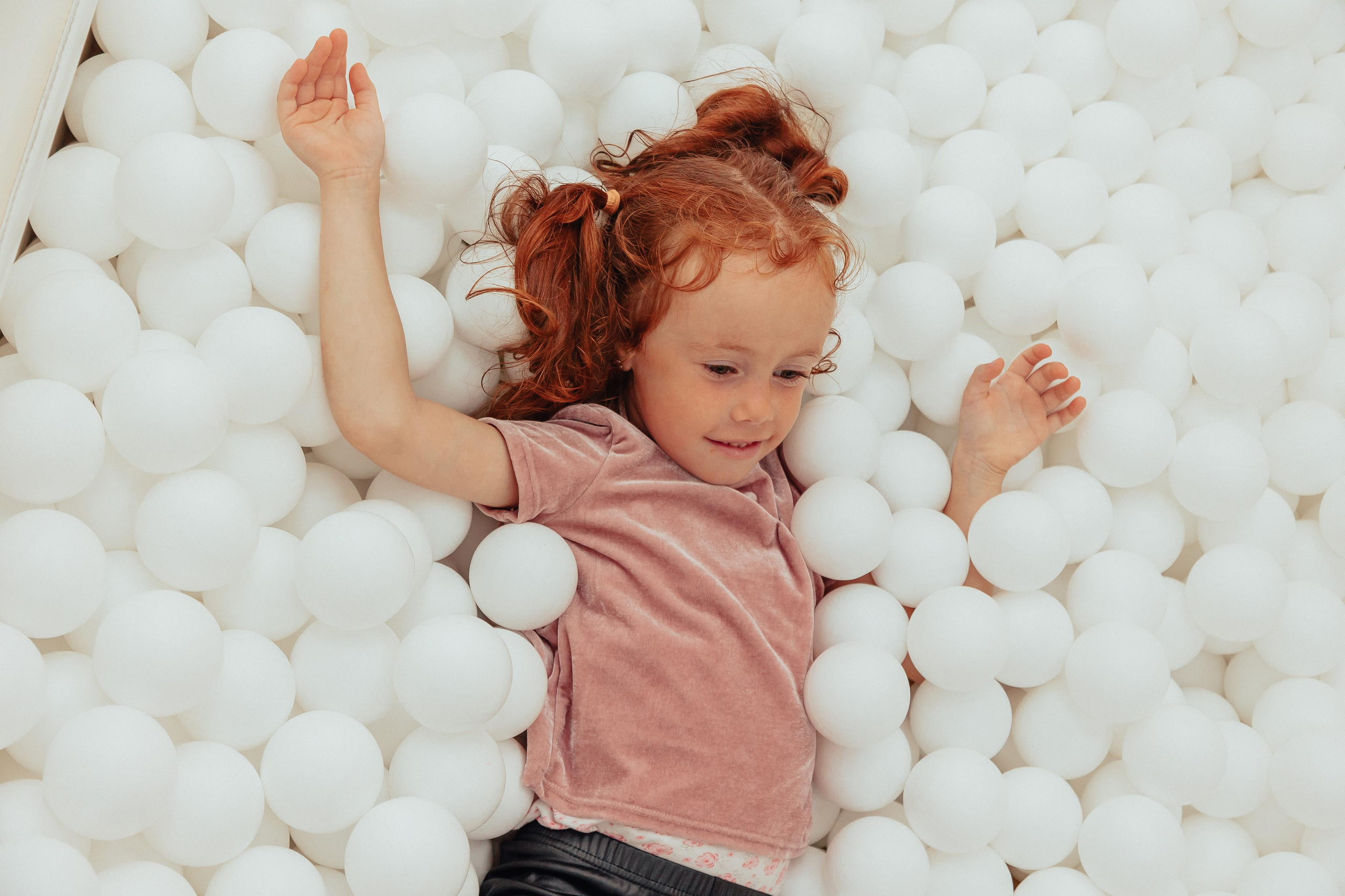 1 год в игровой. Фотограф Авилова Дарья ● Тюмень● Съемка больших семей ●Архив поколений