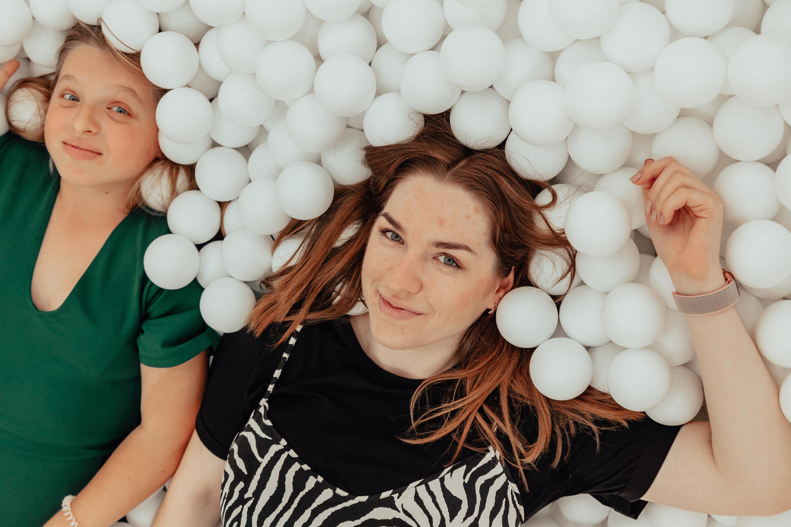 1 год в игровой. Фотограф Авилова Дарья ● Тюмень● Съемка больших семей ●Архив поколений