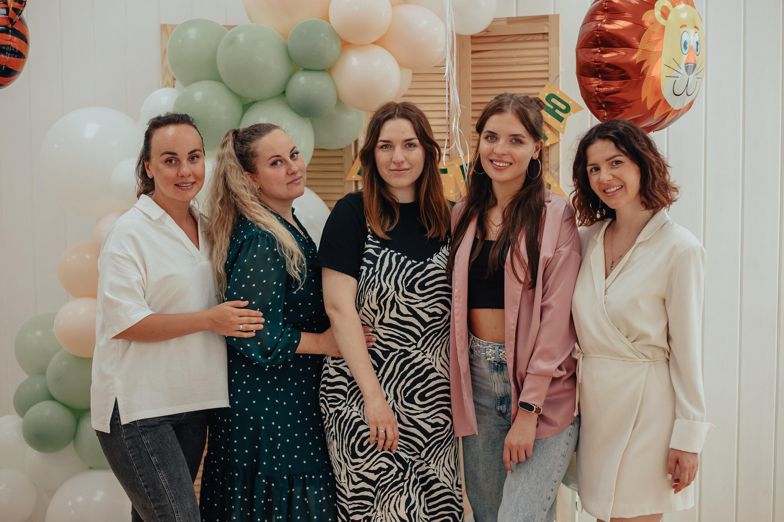 1 год в игровой. Фотограф Авилова Дарья ● Тюмень● Съемка больших семей ●Архив поколений