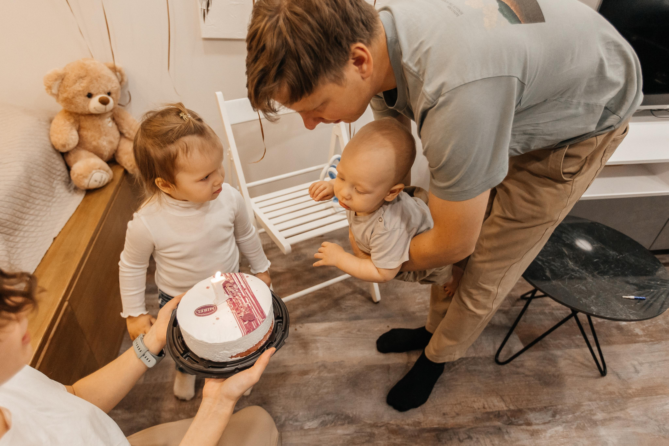 1 год дома. Фотограф Авилова Дарья ● Тюмень● Съемка больших семей ●Архив поколений