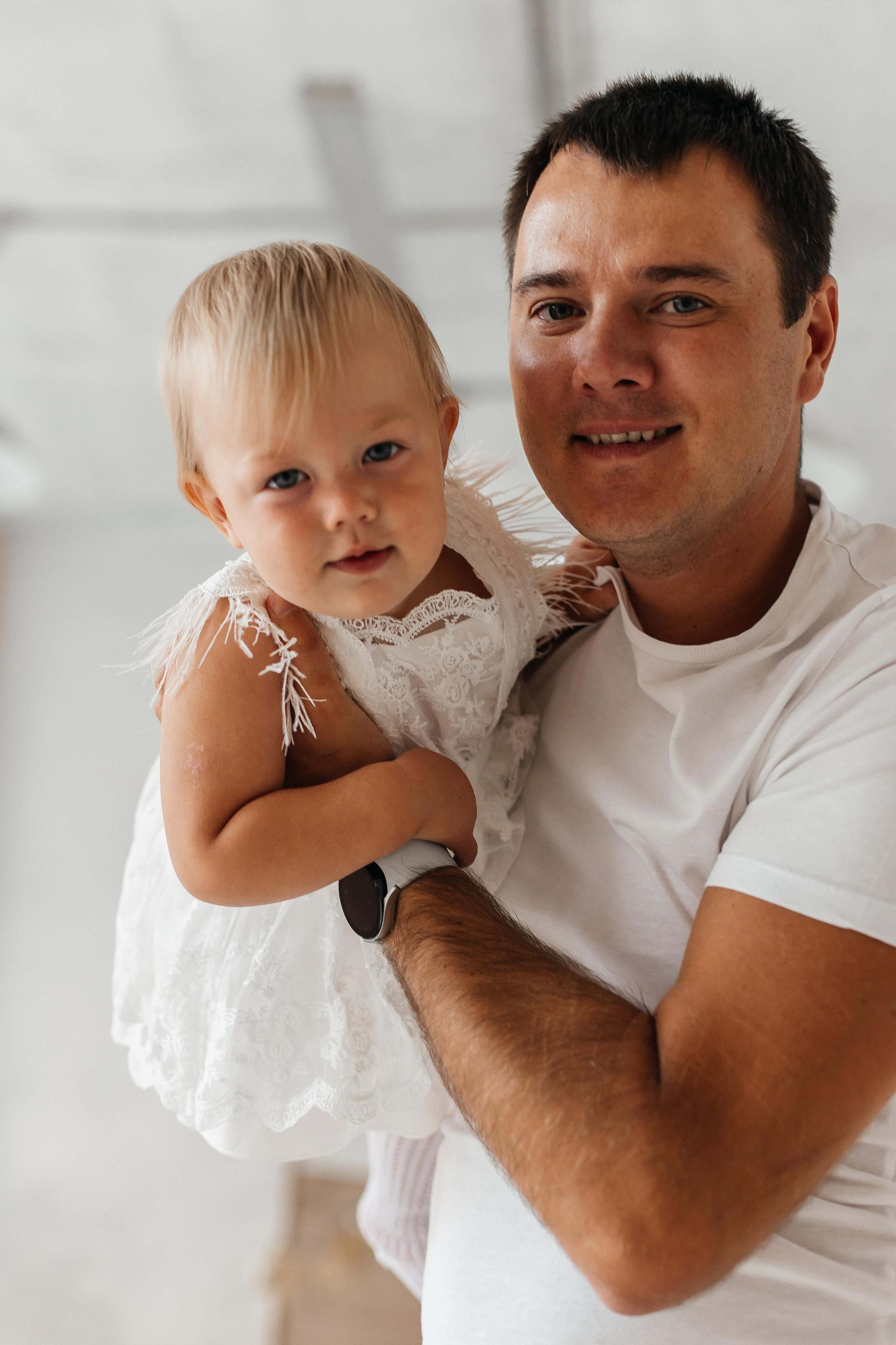 Семейная фотосессия (1 годик). Фотограф Авилова Дарья ● Тюмень● Съемка больших семей ●Архив поколений