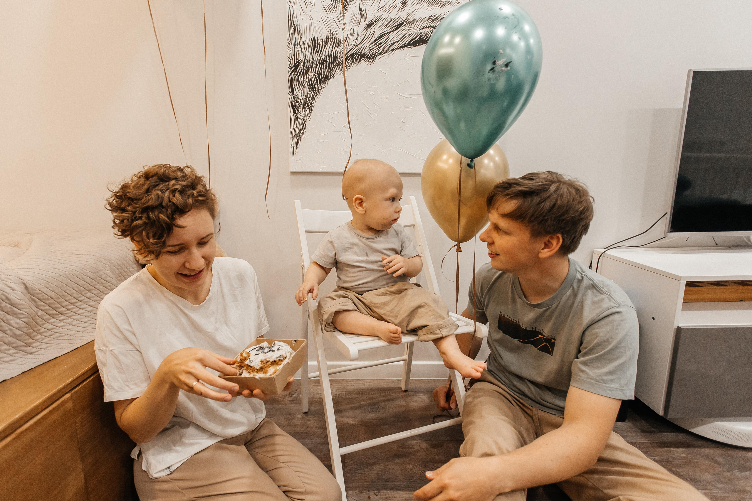 1 год дома. Фотограф Авилова Дарья ● Тюмень● Съемка больших семей ●Архив поколений