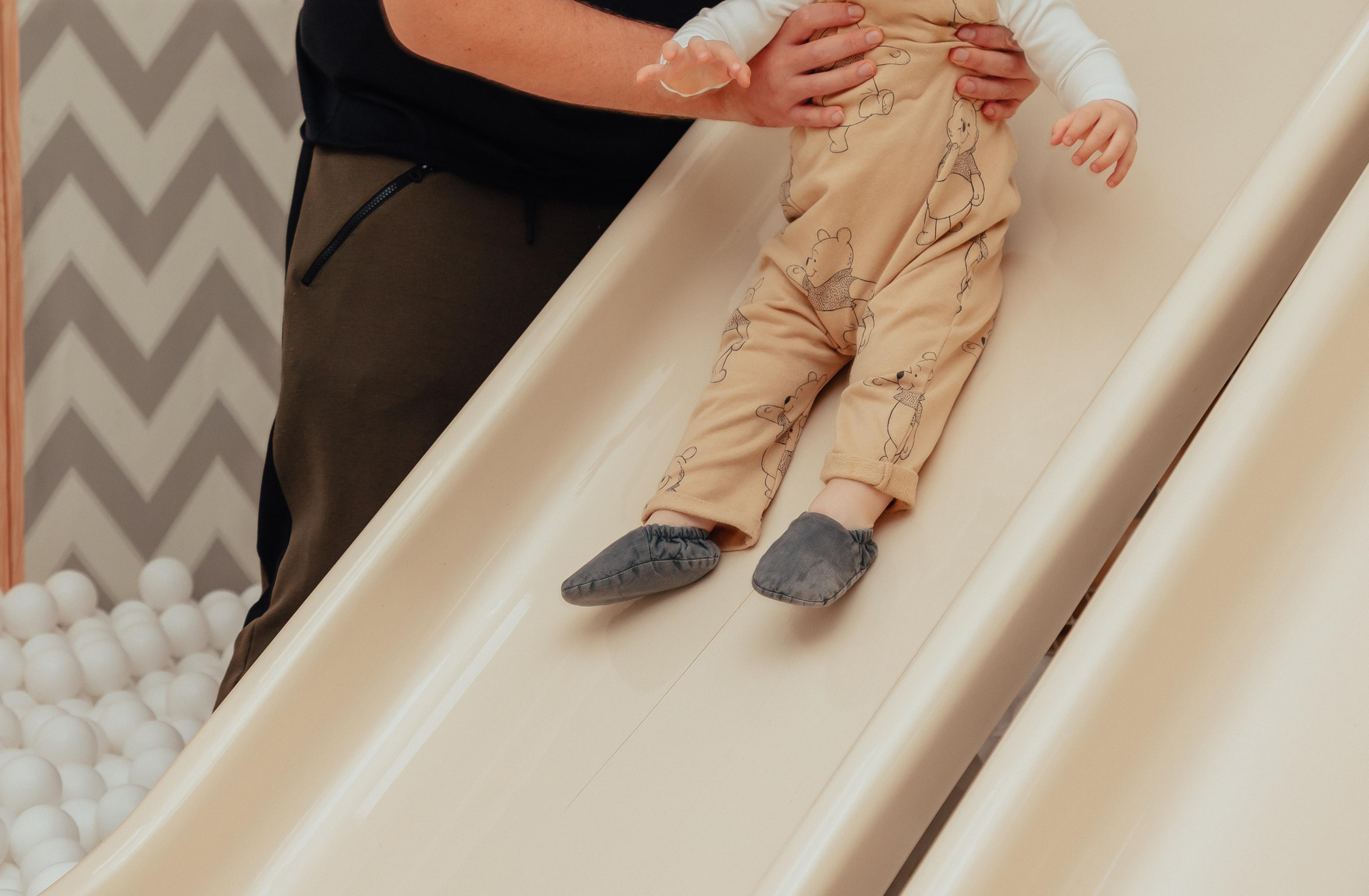 1 год в игровой. Фотограф Авилова Дарья ● Тюмень● Съемка больших семей ●Архив поколений