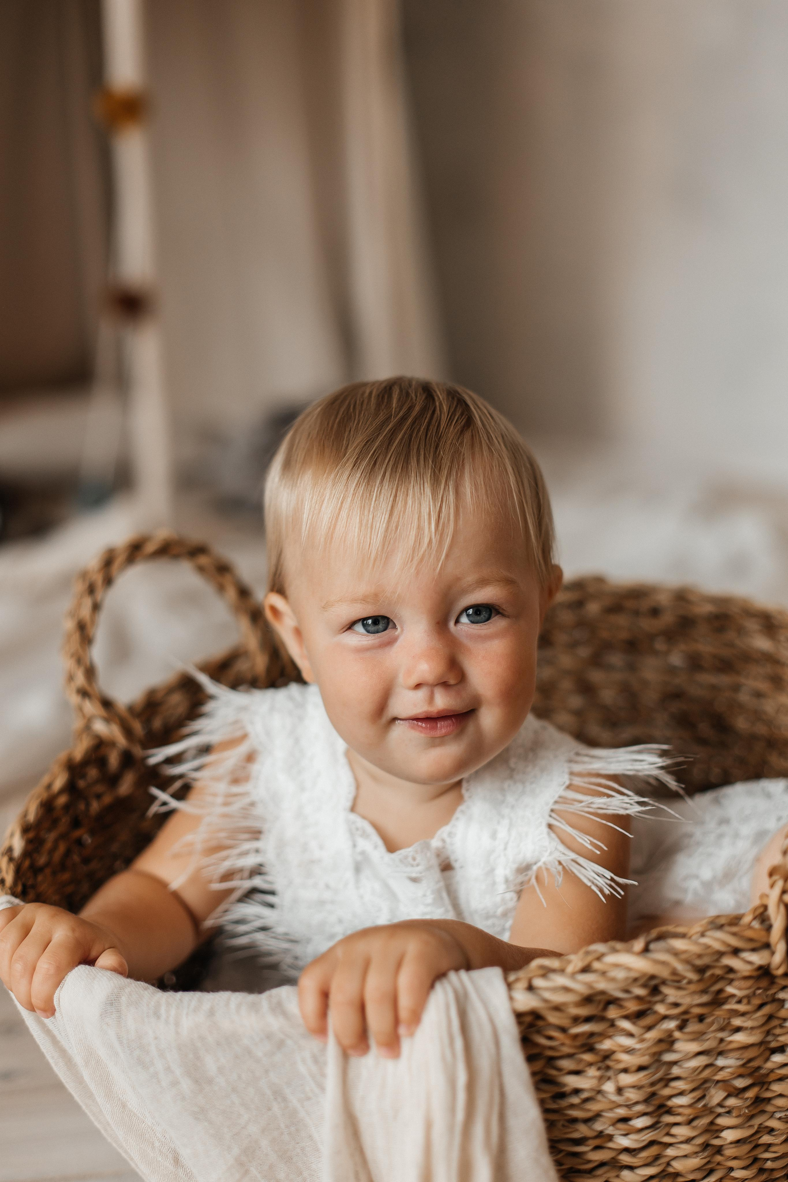 Семейная фотосессия (1 годик). Фотограф Авилова Дарья ● Тюмень● Съемка больших семей ●Архив поколений