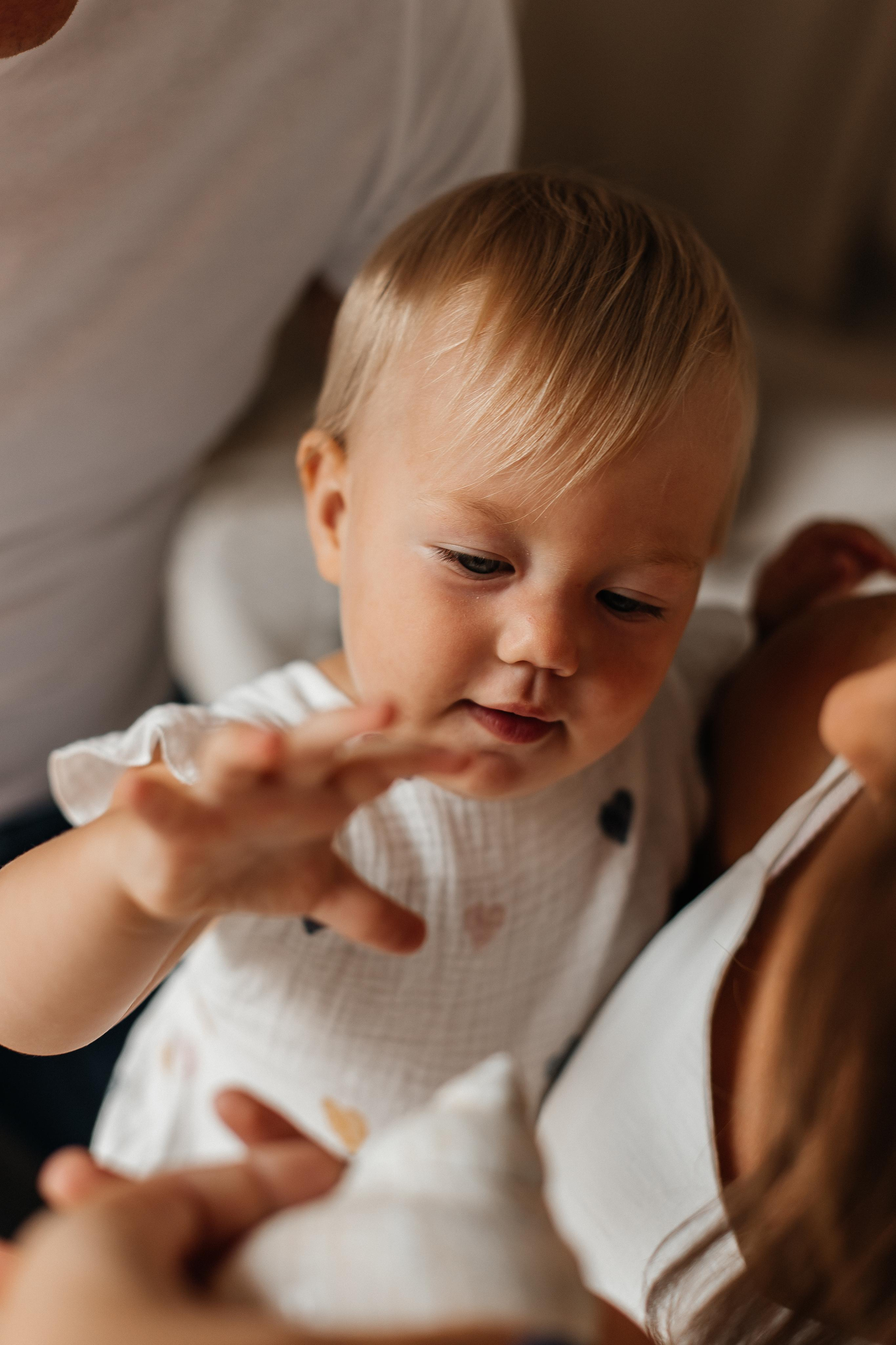 Семейная фотосессия (1 годик). Фотограф Авилова Дарья ● Тюмень● Съемка больших семей ●Архив поколений