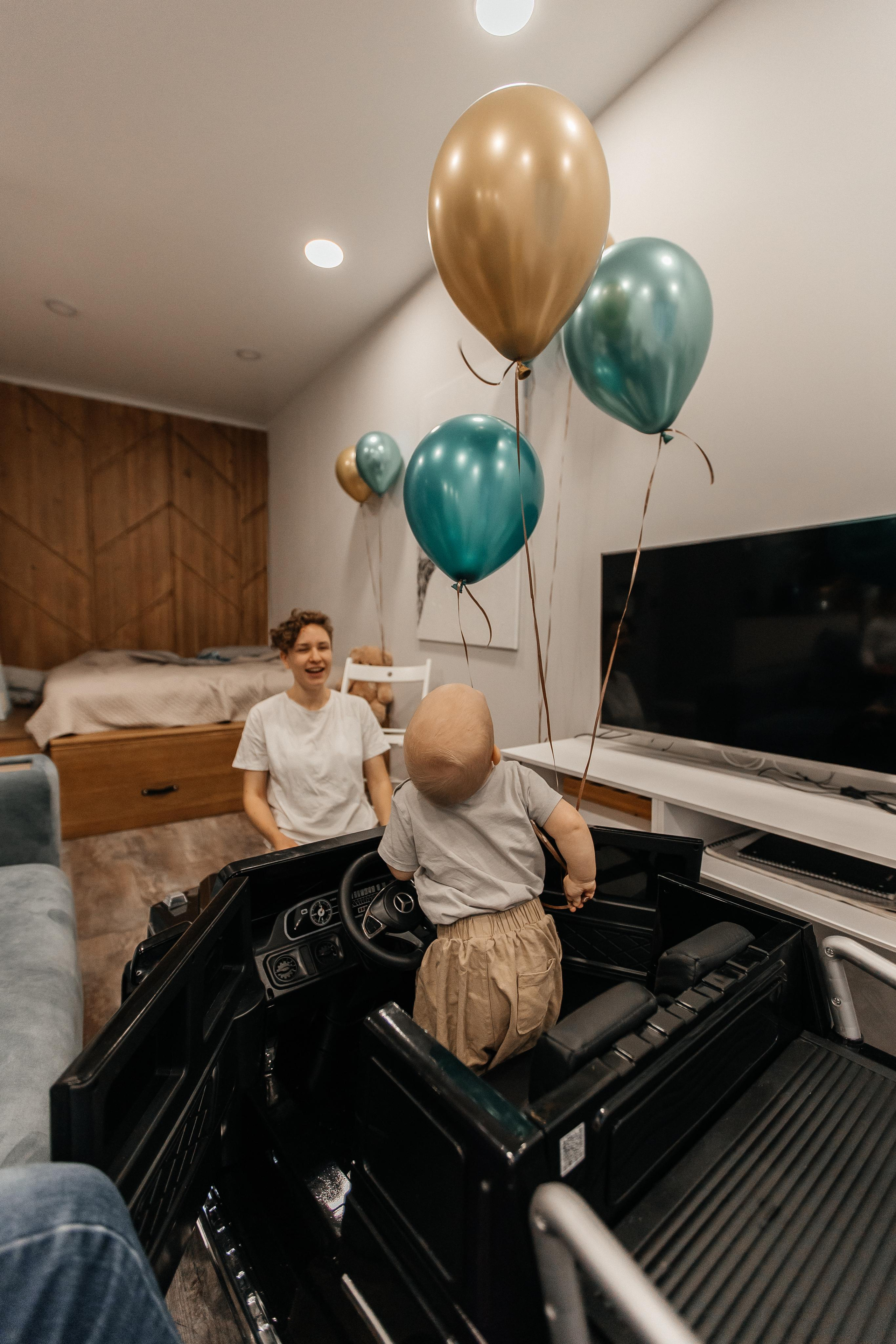 1 год дома. Фотограф Авилова Дарья ● Тюмень● Съемка больших семей ●Архив поколений