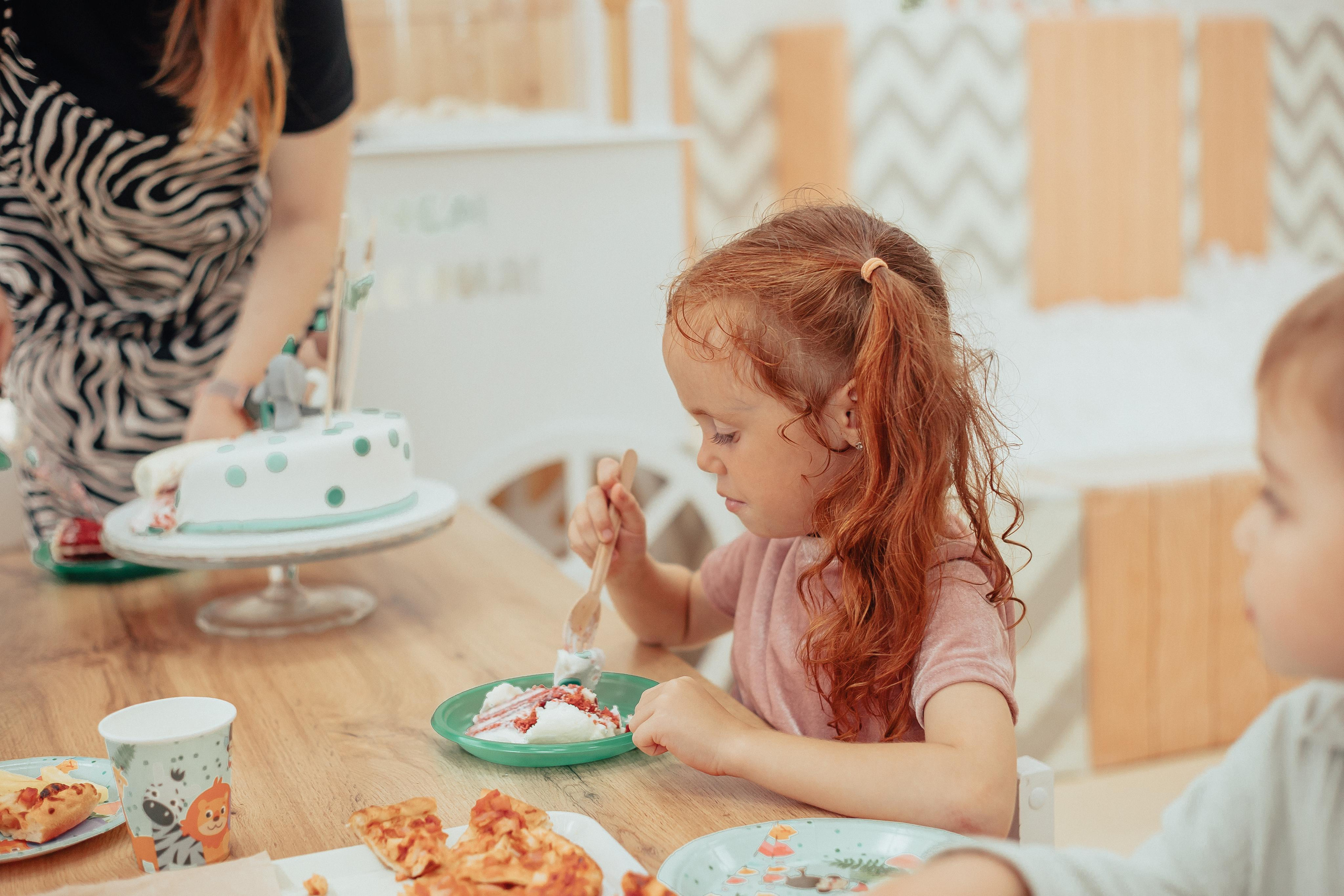 1 год в игровой. Фотограф Авилова Дарья ● Тюмень● Съемка больших семей ●Архив поколений