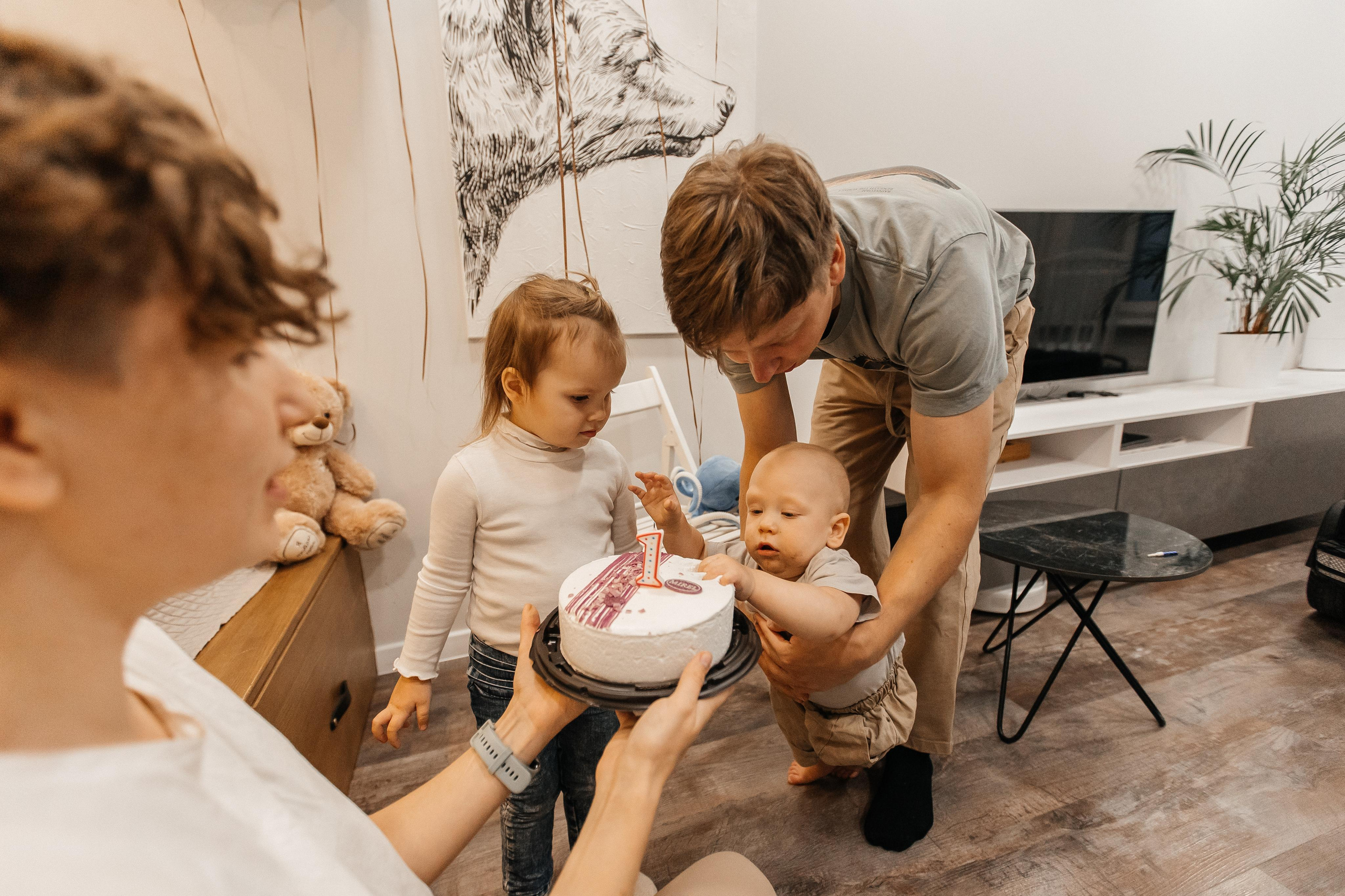 1 год дома. Фотограф Авилова Дарья ● Тюмень● Съемка больших семей ●Архив поколений