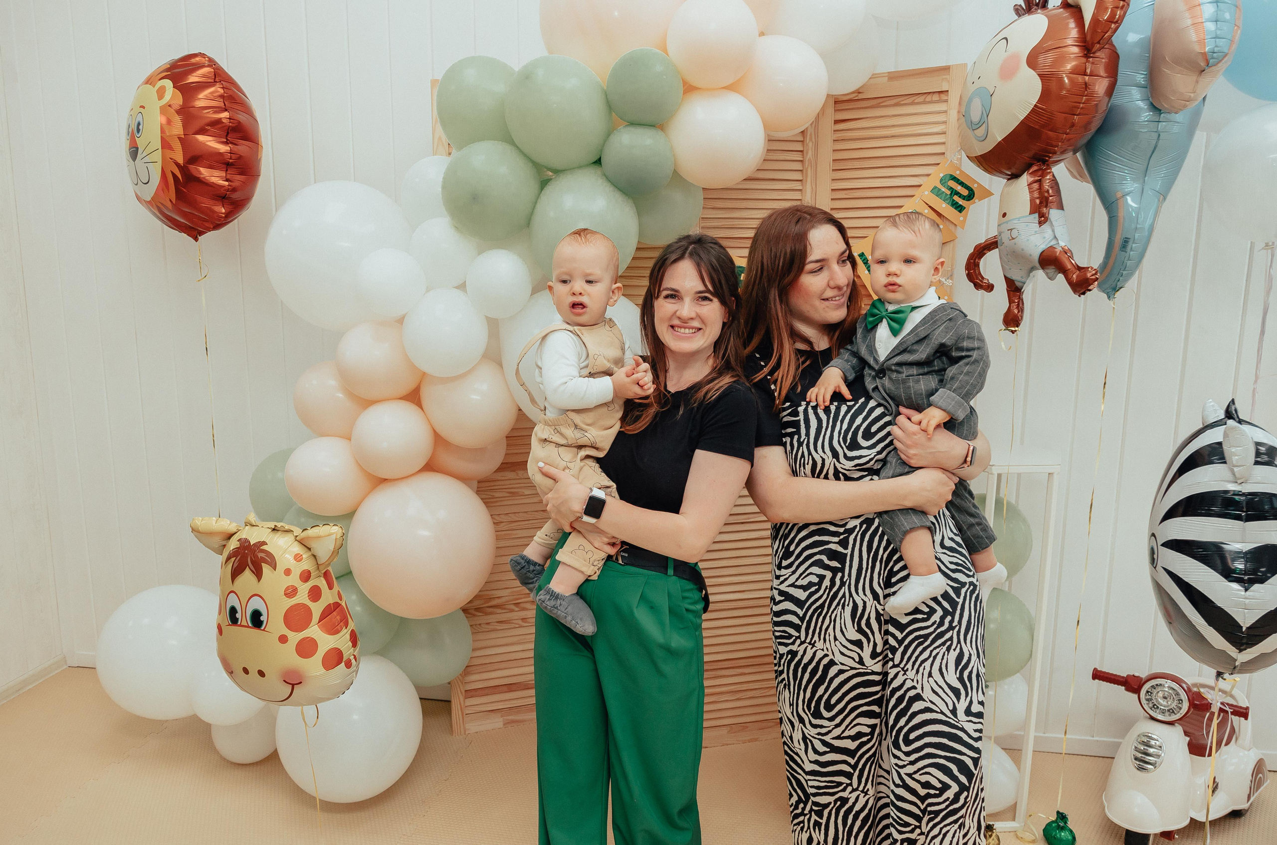 1 год в игровой. Фотограф Авилова Дарья ● Тюмень● Съемка больших семей ●Архив поколений