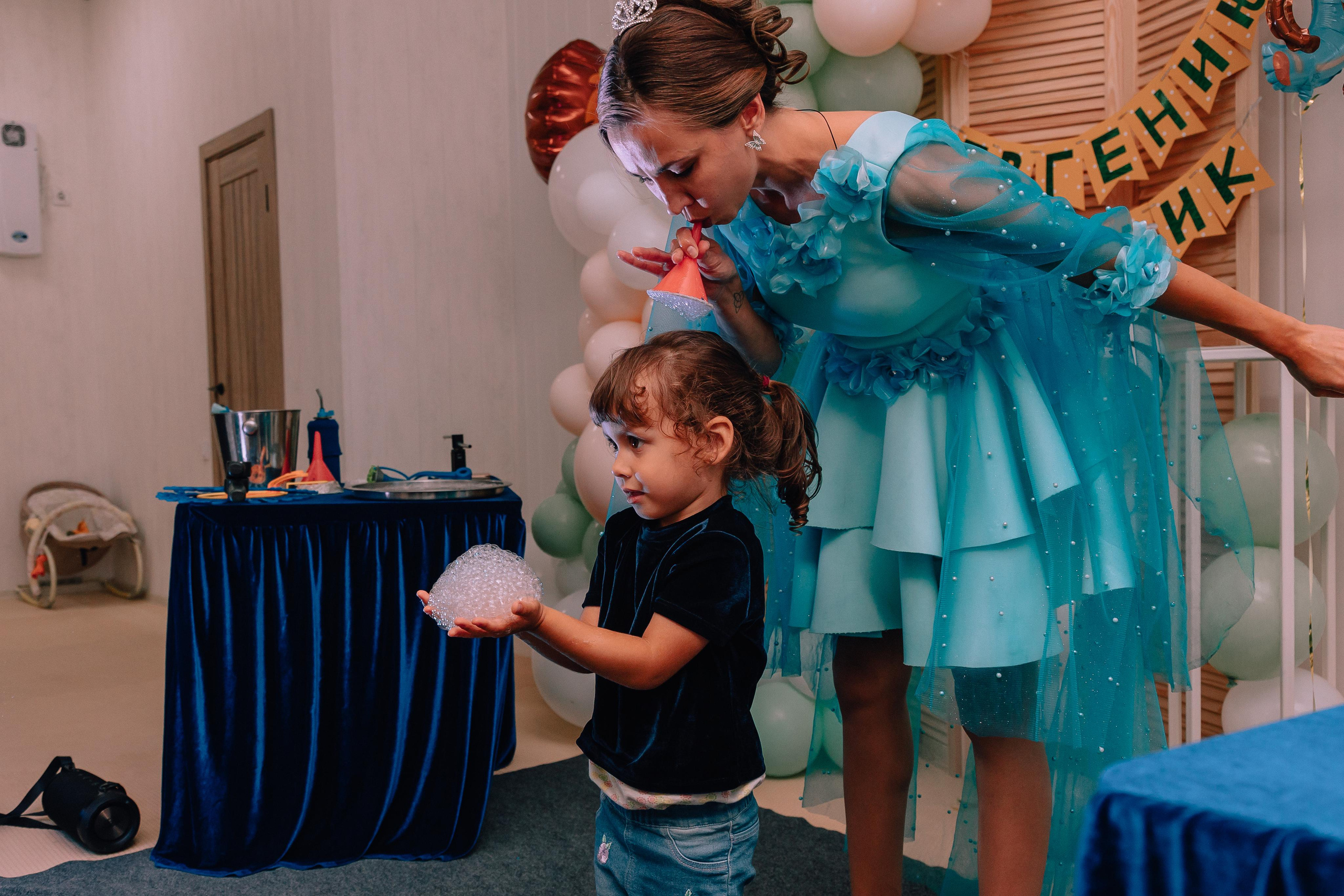 1 год в игровой. Фотограф Авилова Дарья ● Тюмень● Съемка больших семей ●Архив поколений