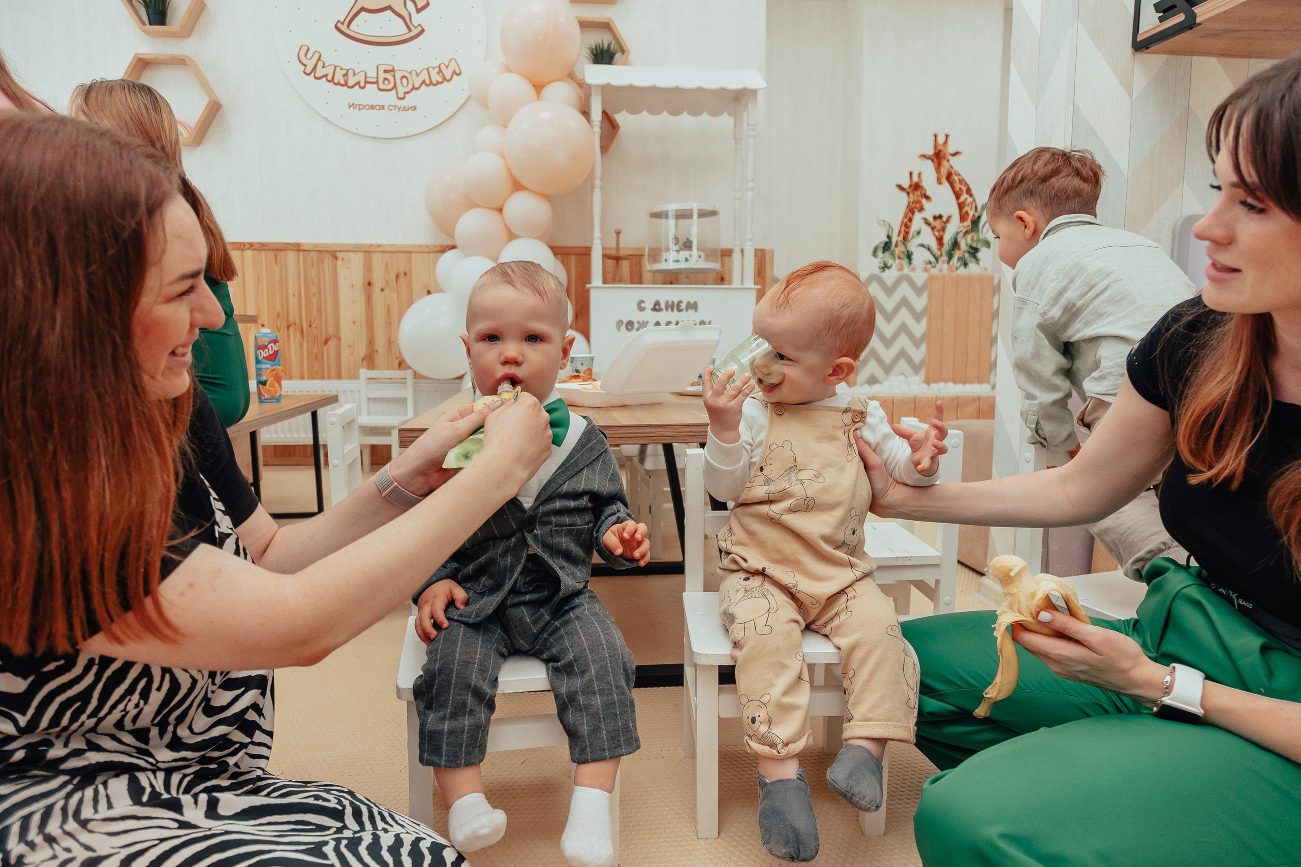 1 год в игровой. Фотограф Авилова Дарья ● Тюмень● Съемка больших семей ●Архив поколений