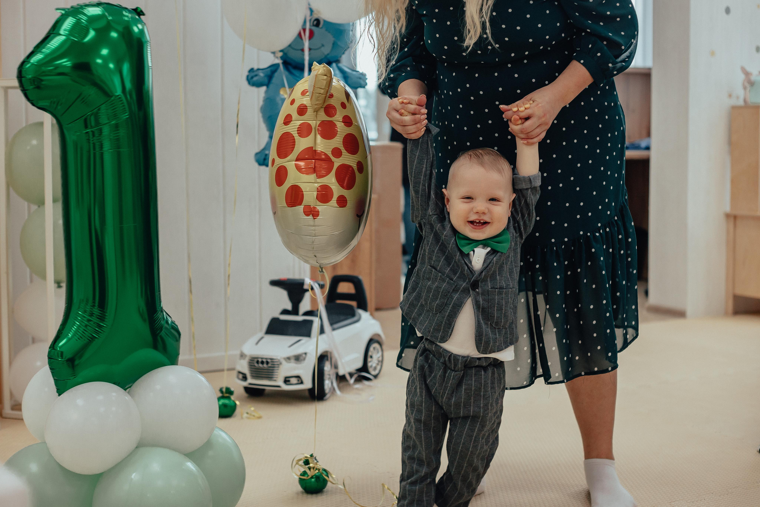 1 год в игровой. Фотограф Авилова Дарья ● Тюмень● Съемка больших семей ●Архив поколений