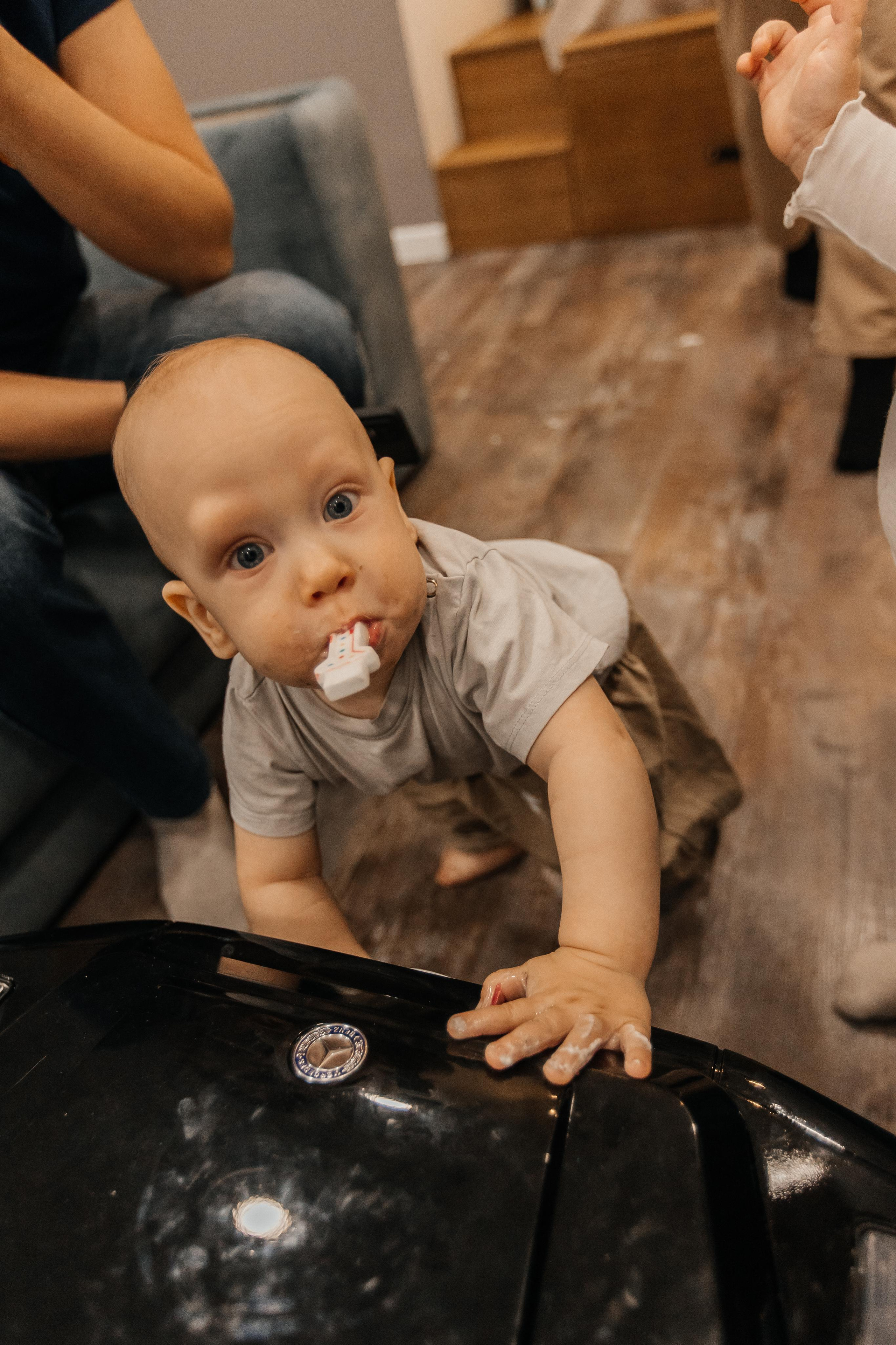 1 год дома. Фотограф Авилова Дарья ● Тюмень● Съемка больших семей ●Архив поколений