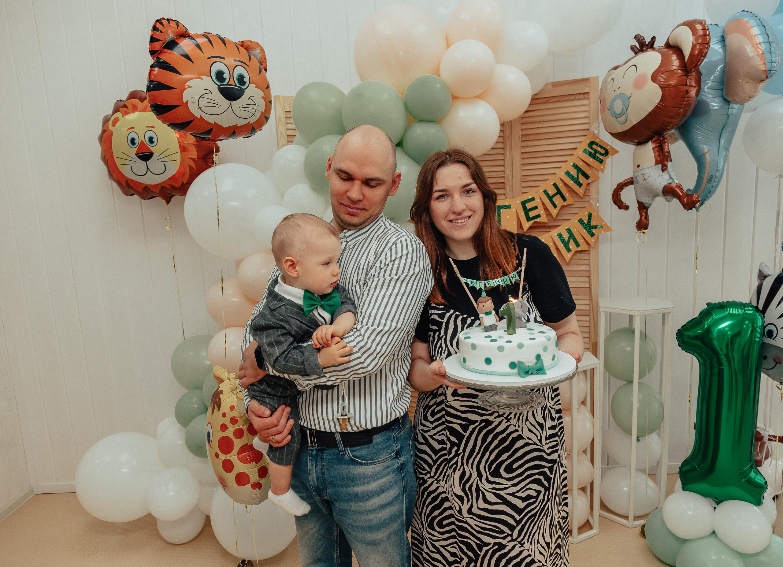 1 год в игровой. Фотограф Авилова Дарья ● Тюмень● Съемка больших семей ●Архив поколений