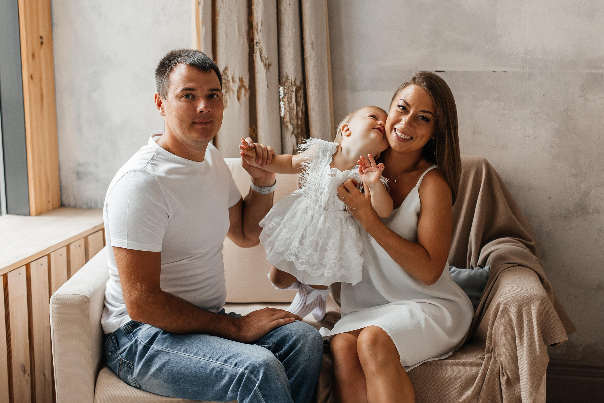 Семейная фотосессия (1 годик). Фотограф Авилова Дарья ● Тюмень● Съемка больших семей ●Архив поколений