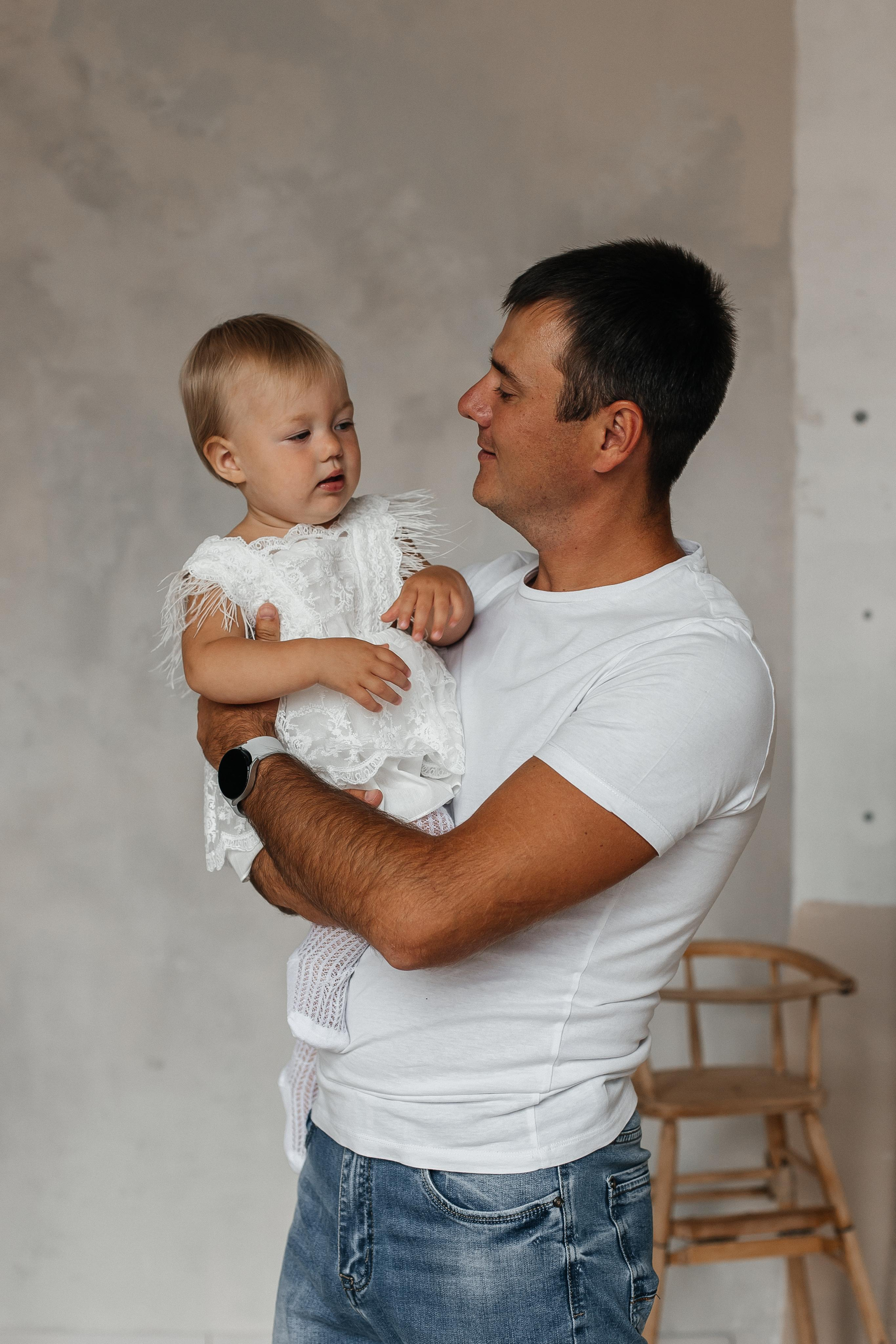 Семейная фотосессия (1 годик). Фотограф Авилова Дарья ● Тюмень● Съемка больших семей ●Архив поколений