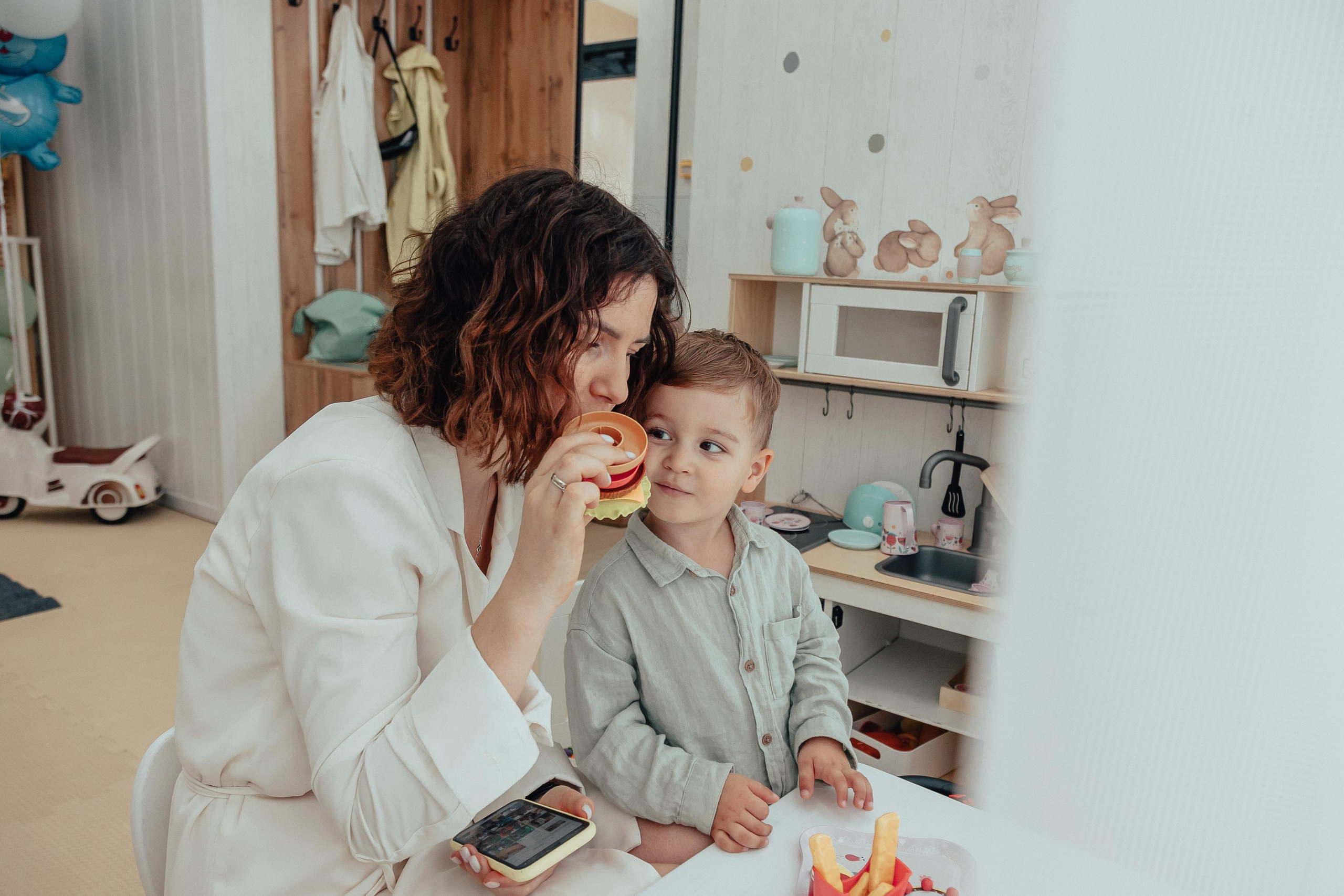 1 год в игровой. Фотограф Авилова Дарья ● Тюмень● Съемка больших семей ●Архив поколений