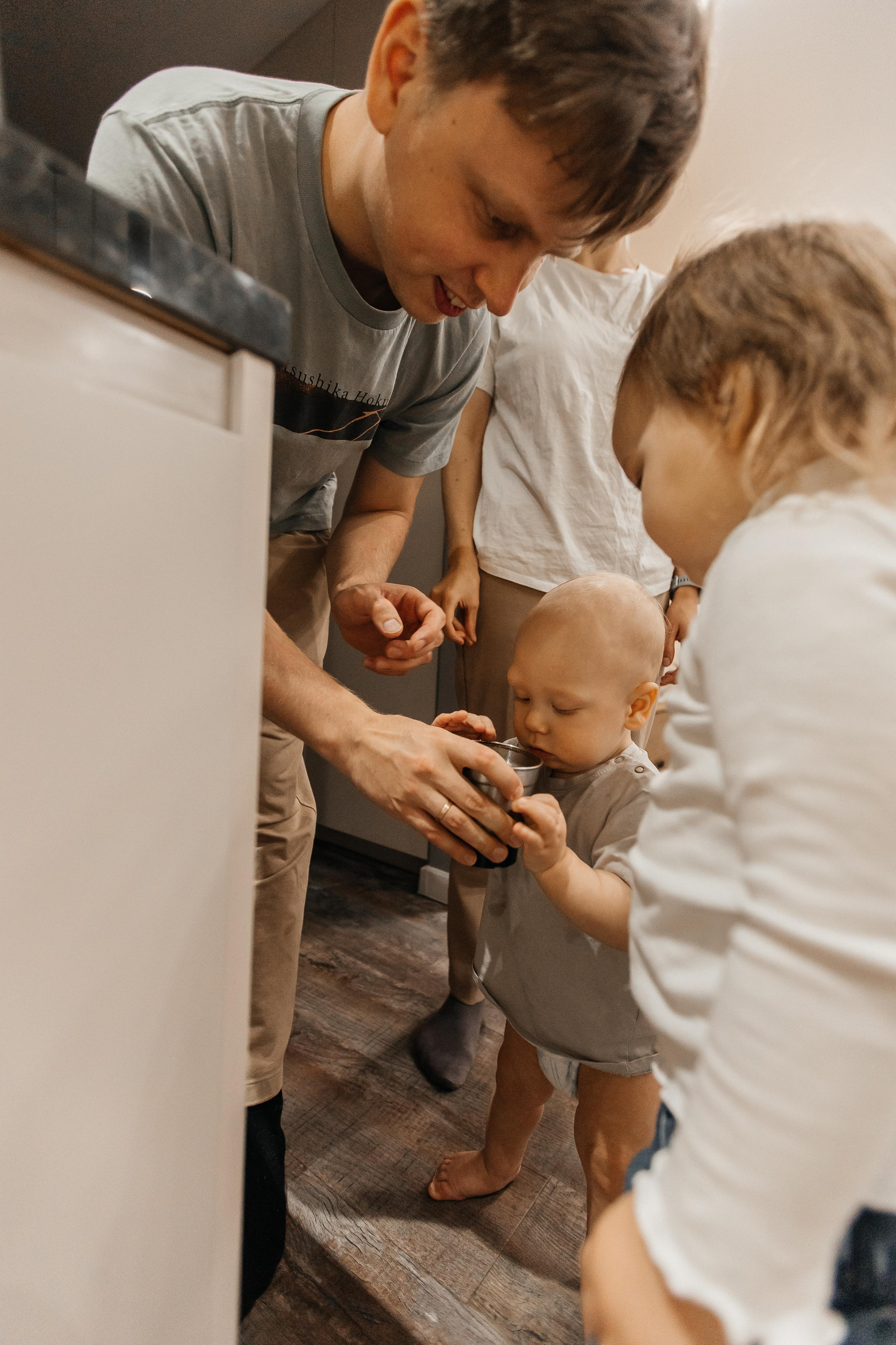 1 год дома. Фотограф Авилова Дарья ● Тюмень● Съемка больших семей ●Архив поколений