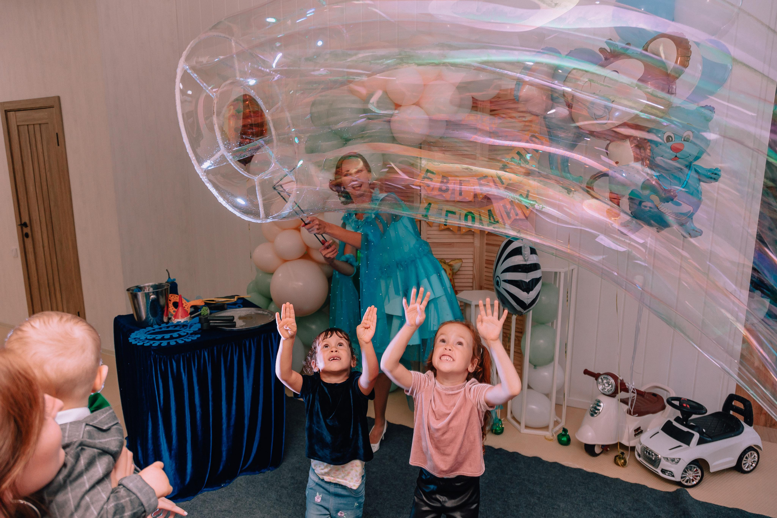 1 год в игровой. Фотограф Авилова Дарья ● Тюмень● Съемка больших семей ●Архив поколений