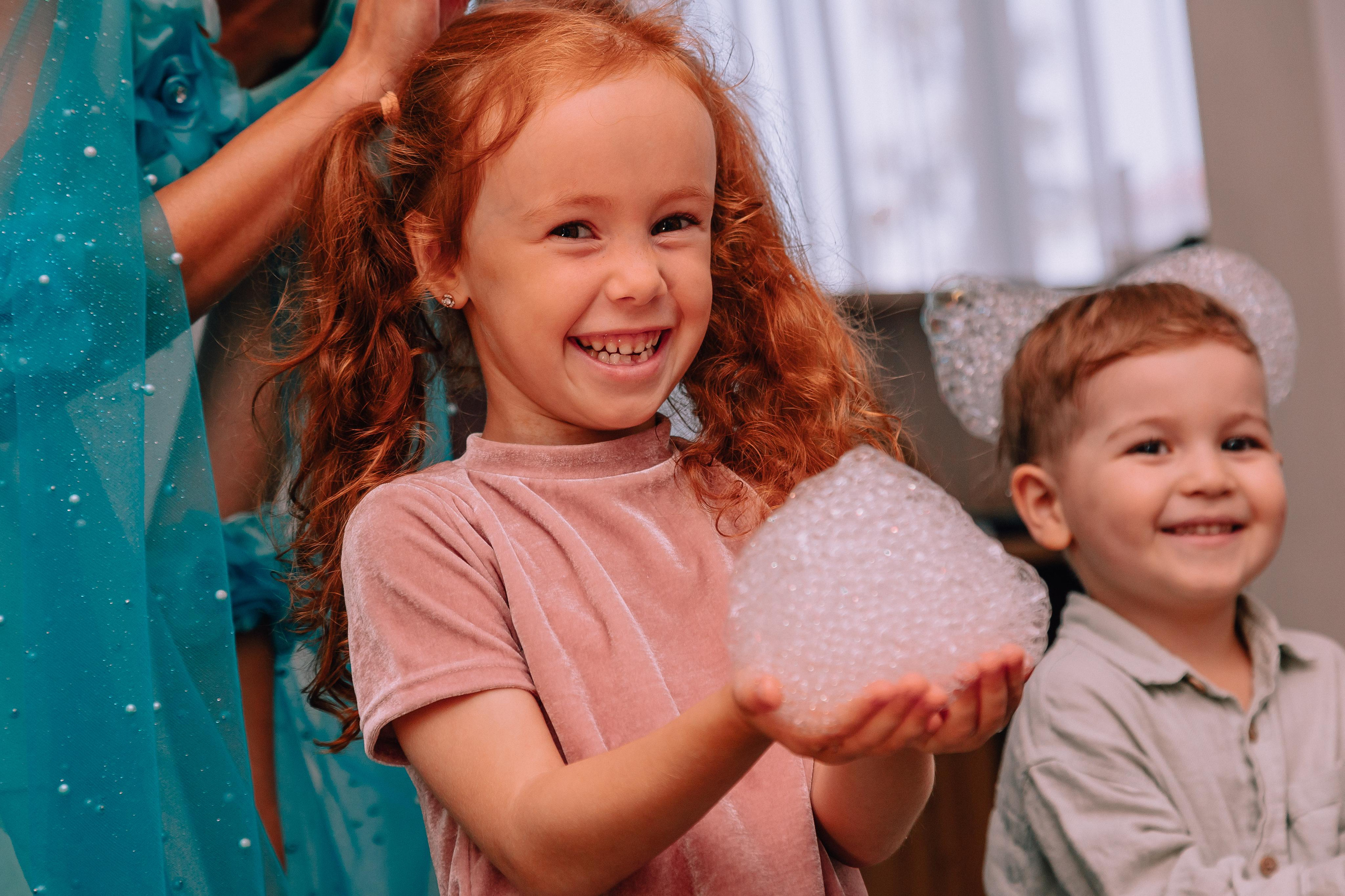 1 год в игровой. Фотограф Авилова Дарья ● Тюмень● Съемка больших семей ●Архив поколений