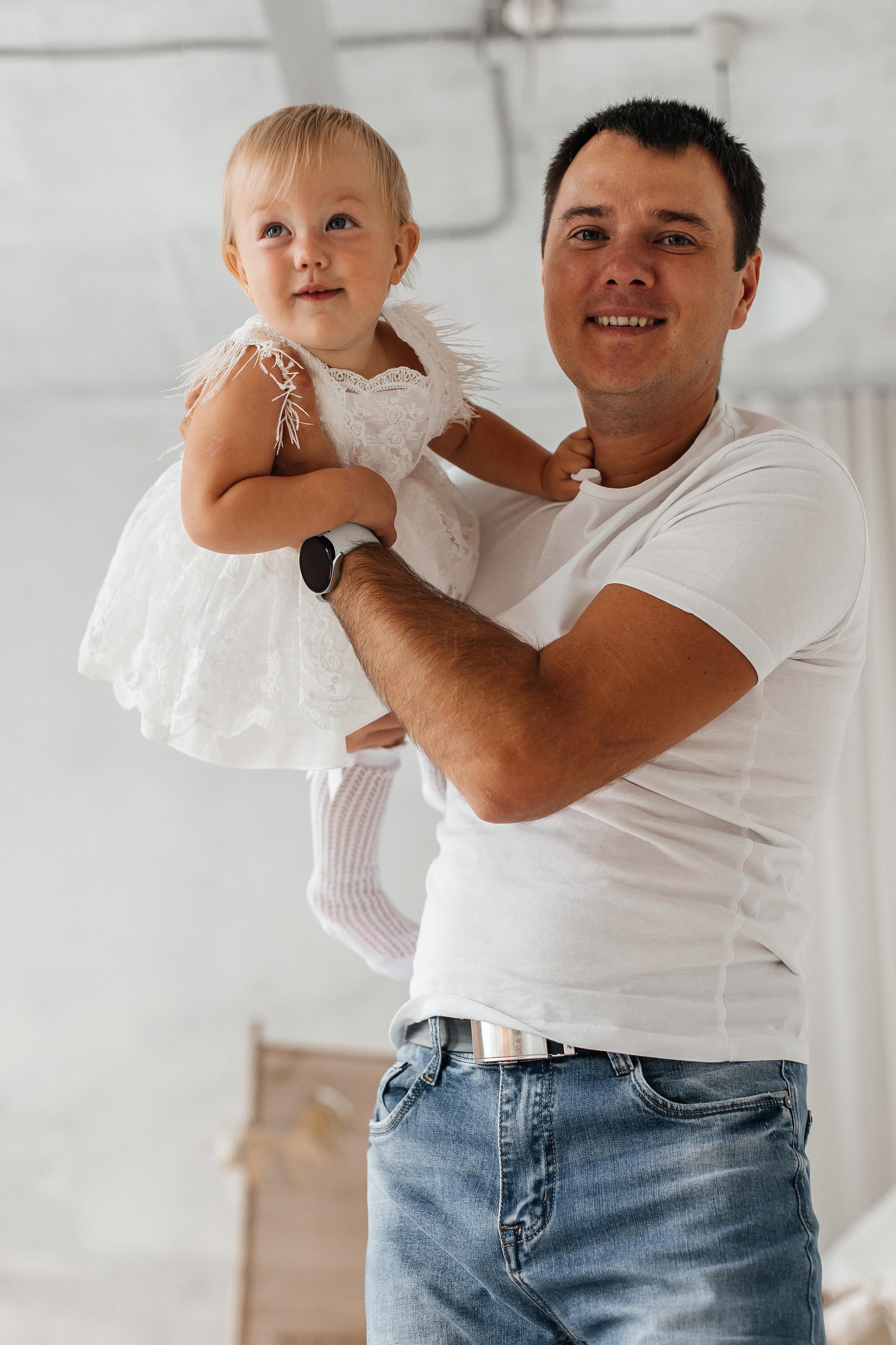 Семейная фотосессия (1 годик). Фотограф Авилова Дарья ● Тюмень● Съемка больших семей ●Архив поколений