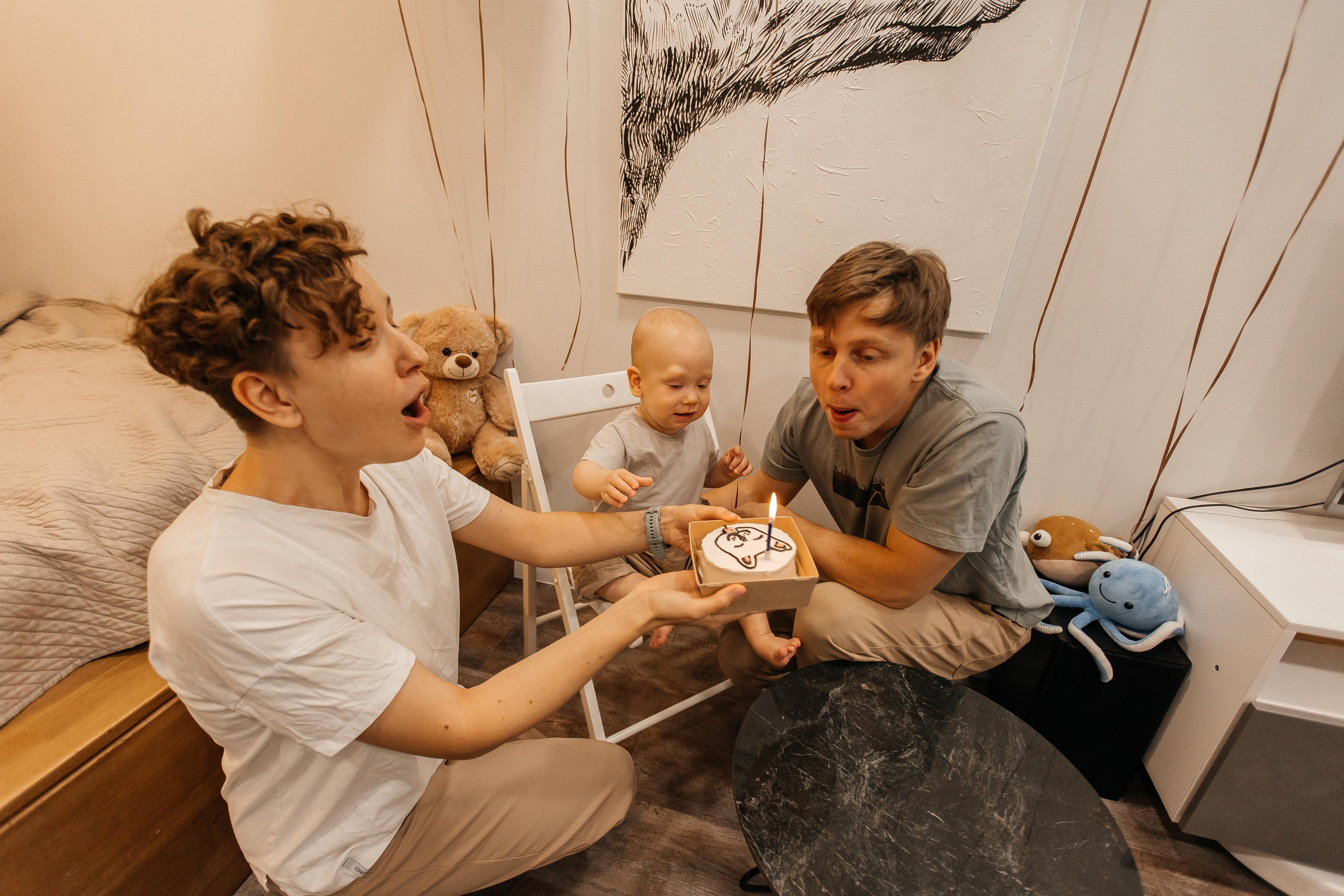 1 год дома. Фотограф Авилова Дарья ● Тюмень● Съемка больших семей ●Архив поколений